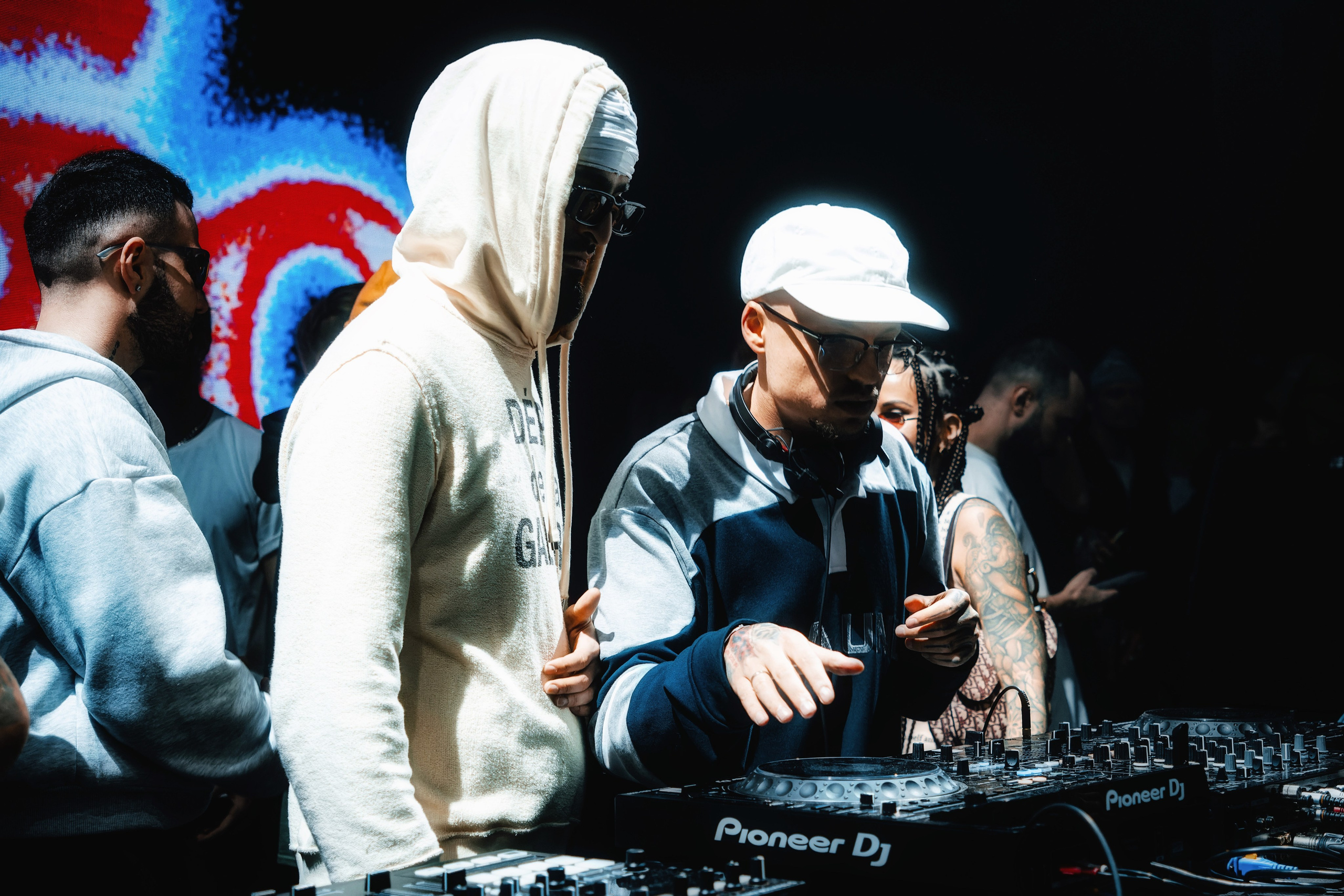 AVG x Desiigner в Tau 21.02.2025. Репортажный фотограф и видеограф в Москве