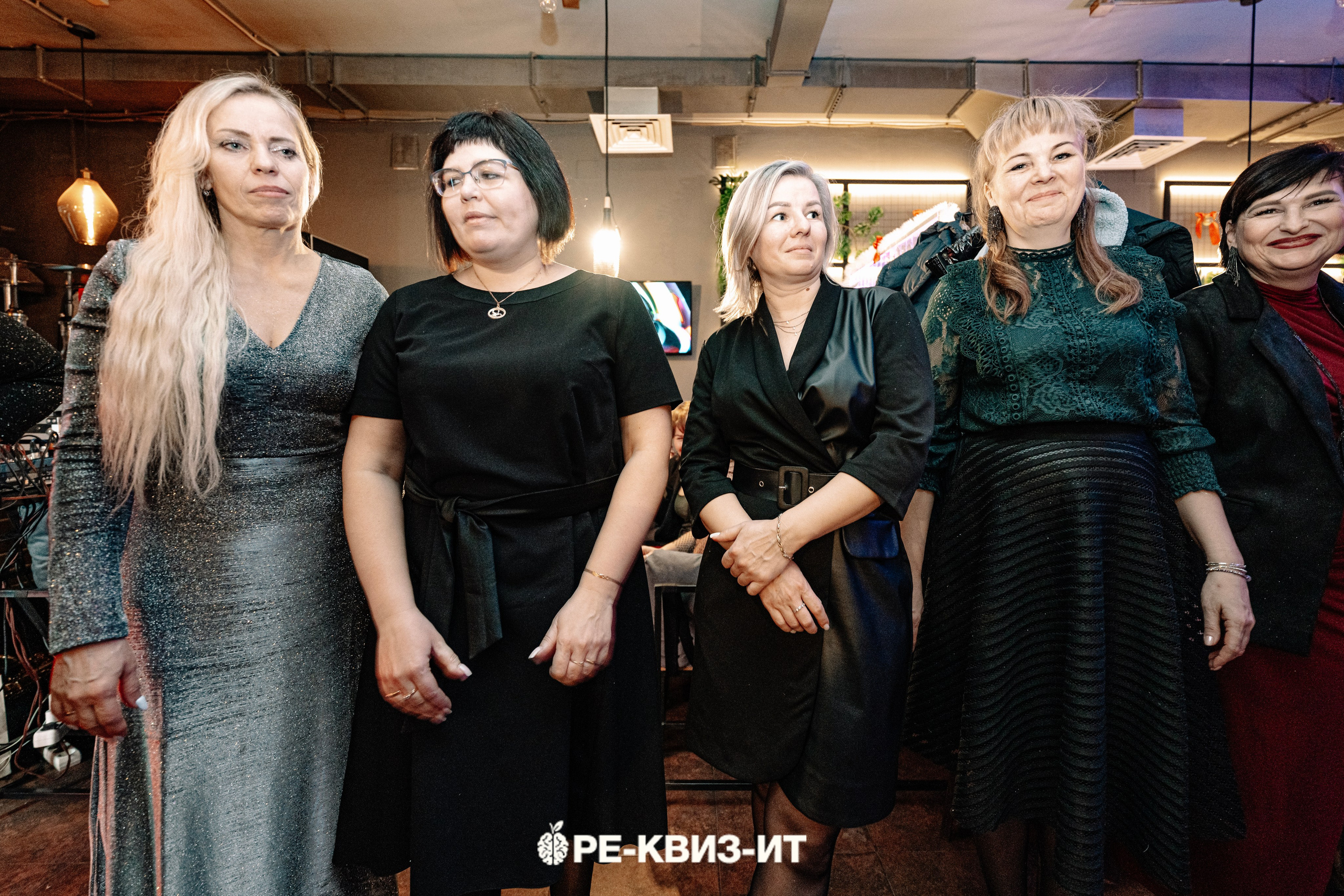 Реквизит — квиз в Зеленодольске и Волжске ZR cafe. Свадебный фотограф в Казани, и Зеленодольске Радик Мухаметов