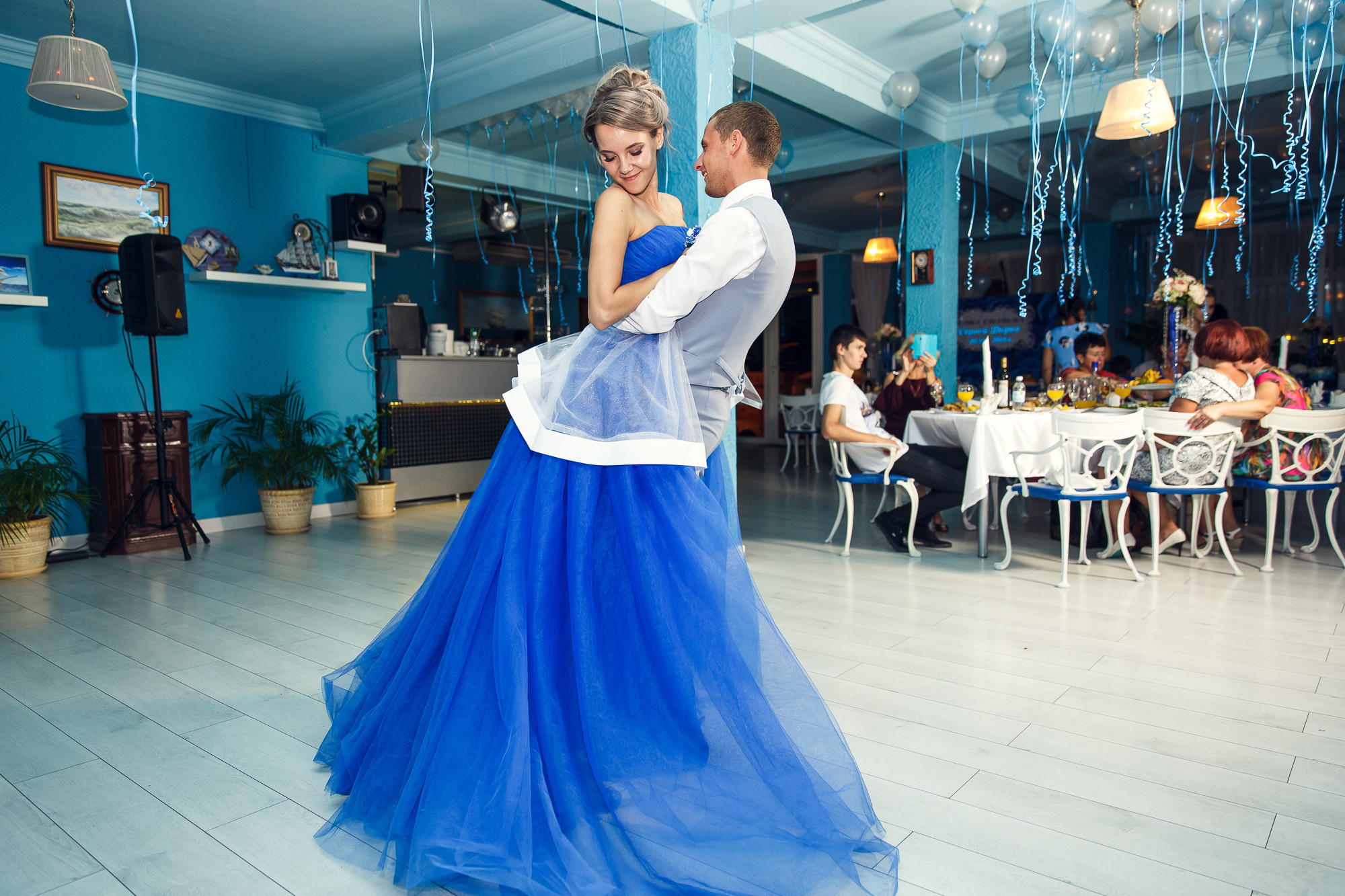 Renatphoto-Пример свадебных фотографий в базовой обработке. Профессиональная фотосъёмка интерьеров, предметная фотосессия еды для меню г. Анапа