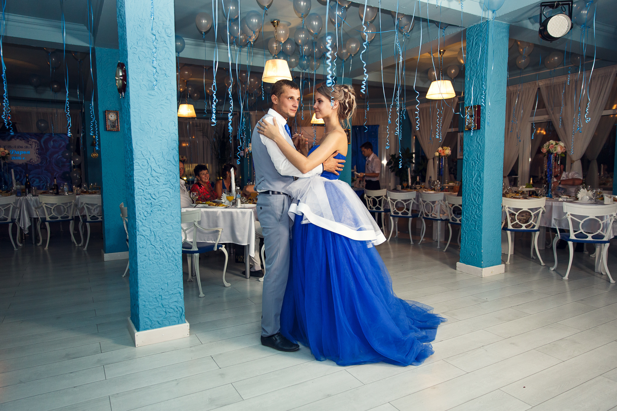 Renatphoto-Пример свадебных фотографий в базовой обработке. Профессиональная фотосъёмка интерьеров, предметная фотосессия еды для меню г. Анапа