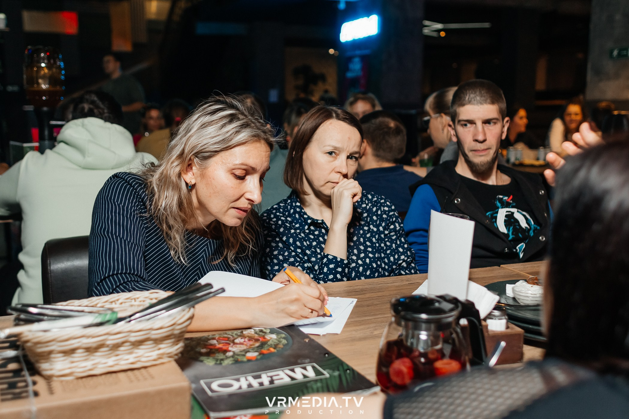 WoW QuiZ в баре «Друзья»