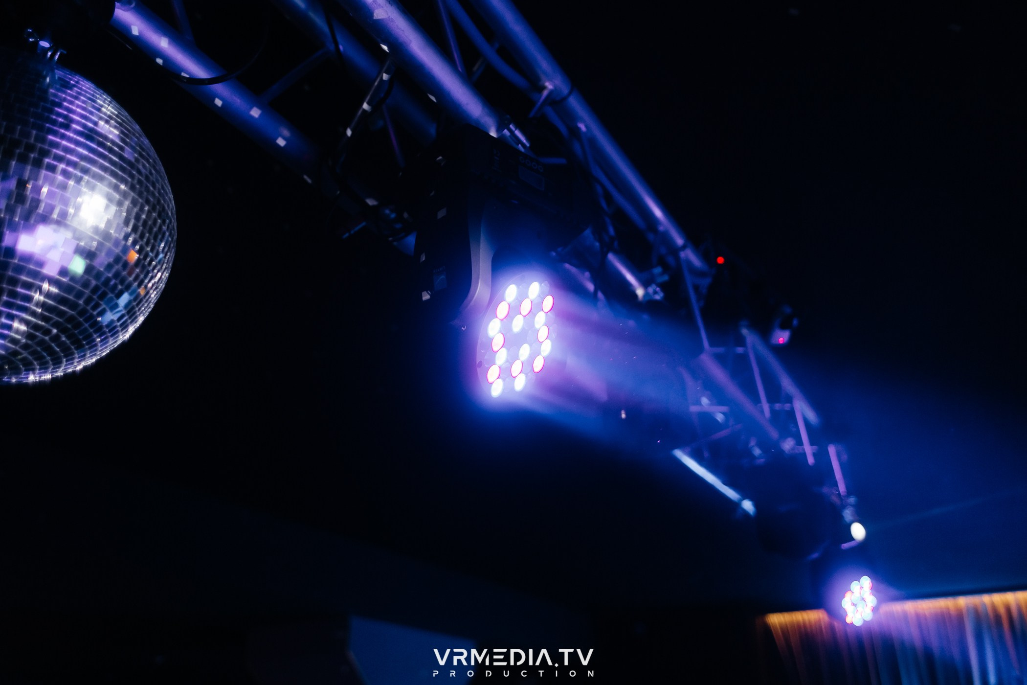 Выходные в караоке-баре «Volna»