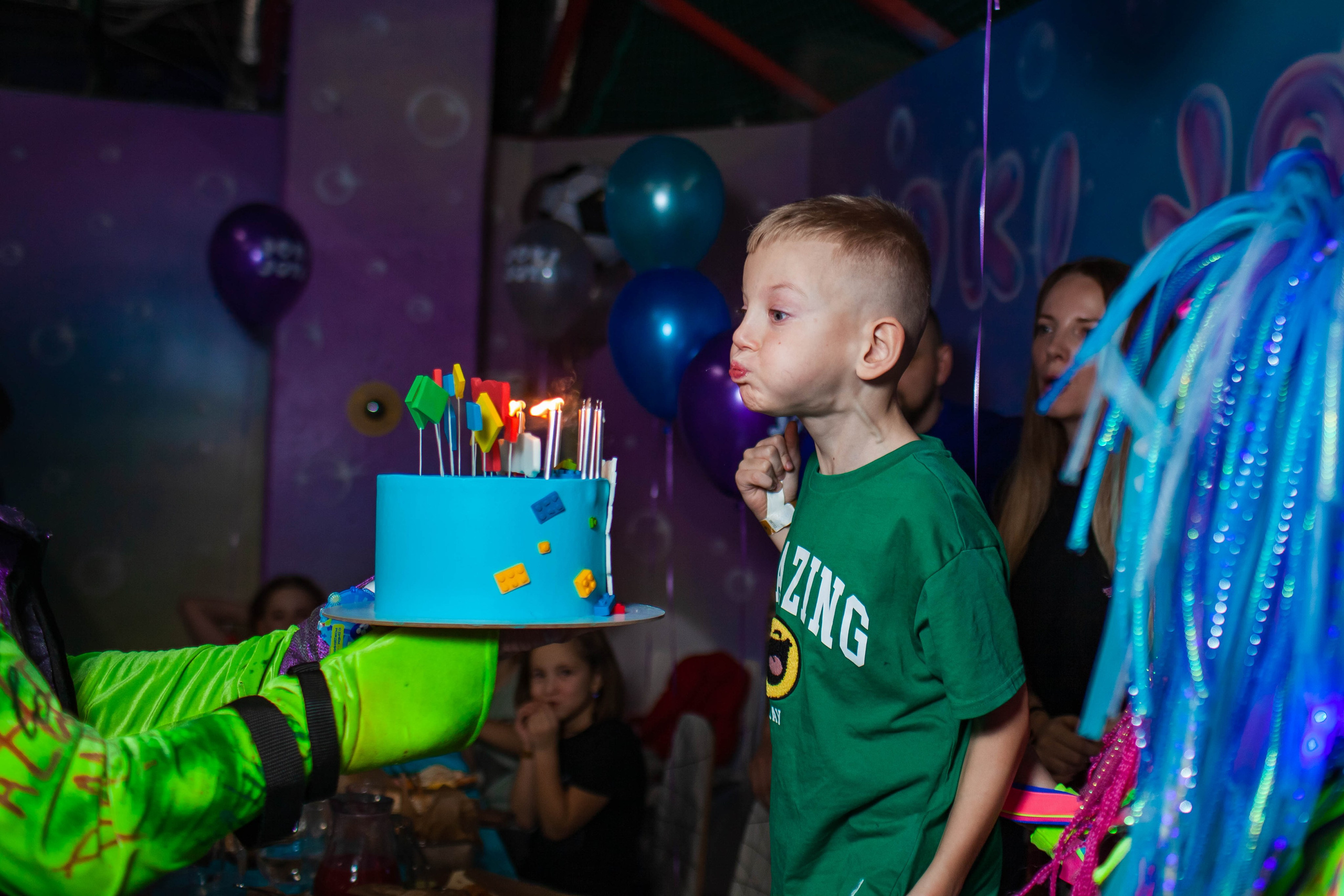 Неон Челендж День рождения Ярослава. Детский и семейный фотограф в Санкт-Петербурге Елизавета Сорокина