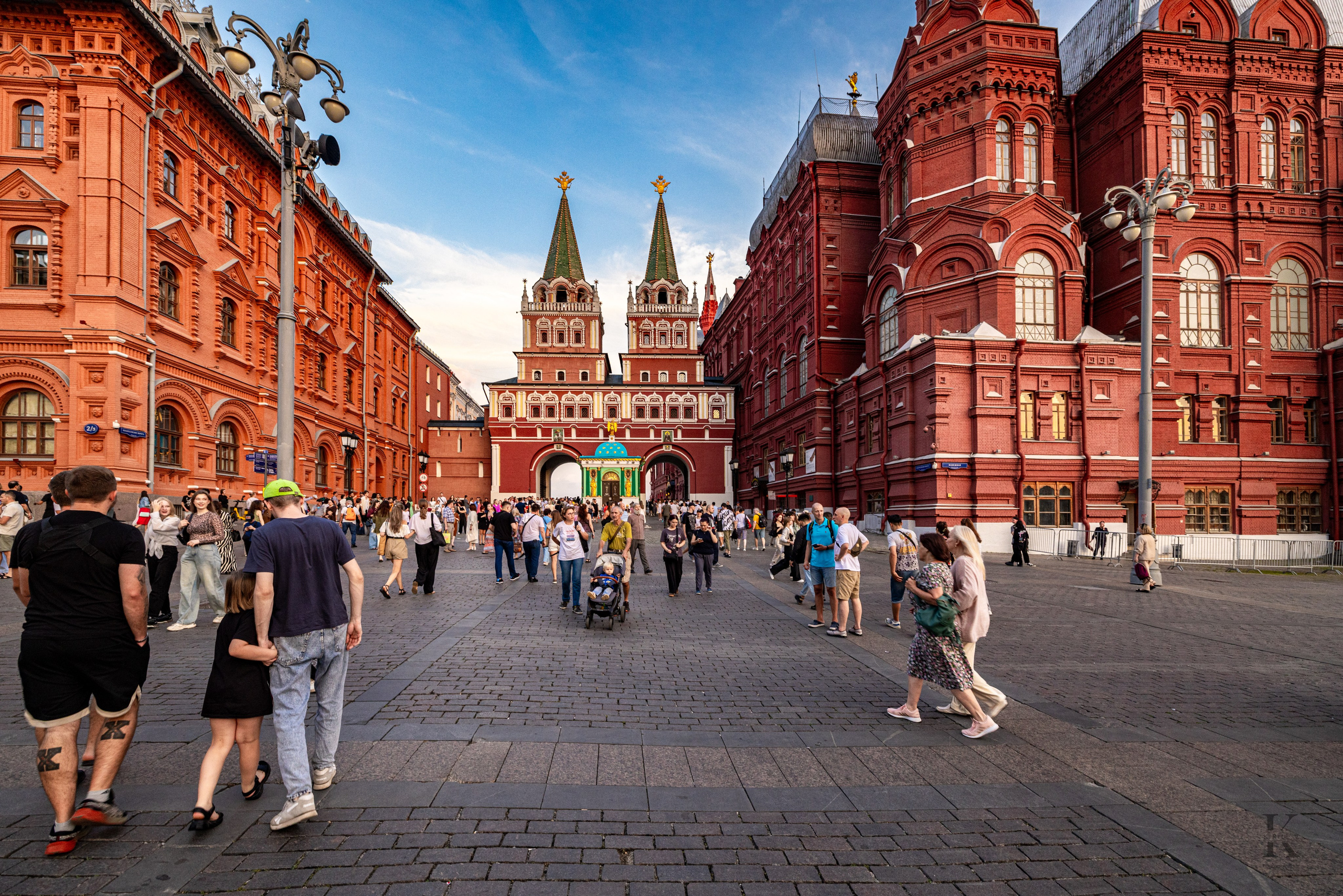 Москва. Август 2025 года. Кузнецкий мост. Люди, детали. Фотографирую жизнь! Московский фотограф волонтер