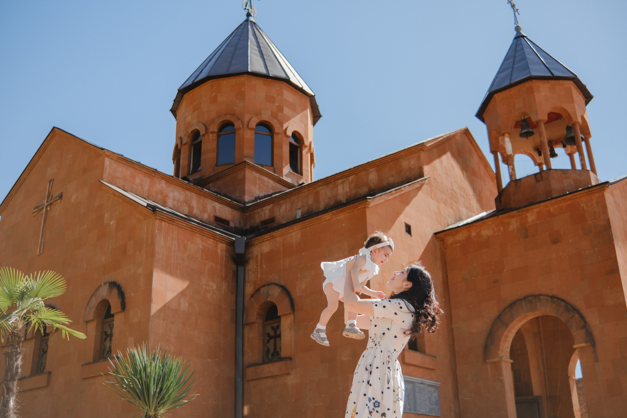 Армянская церковь. Семейный фотограф на крещение и венчание