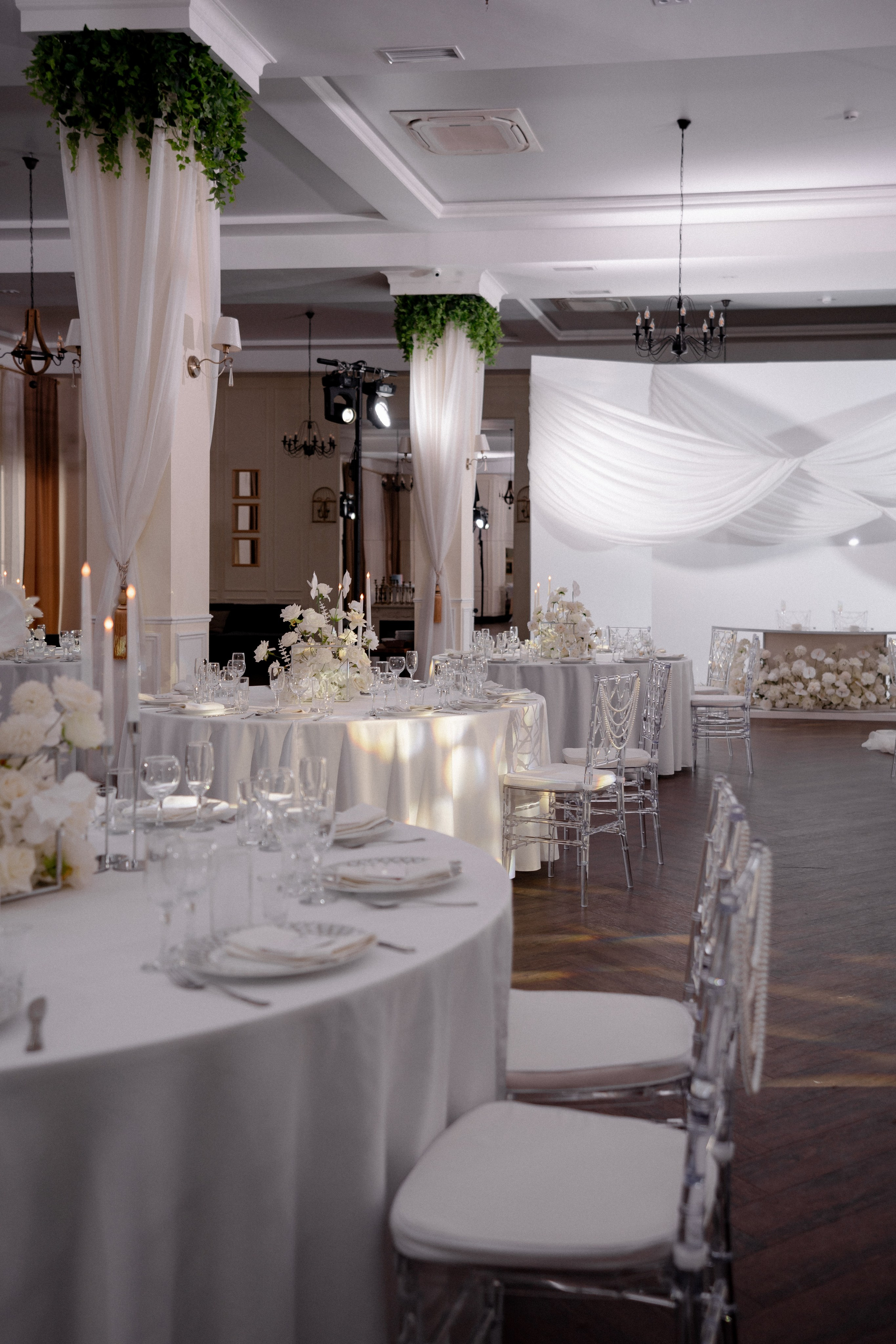 СВАДЕБНАЯ СЬЕМКА СБОРОВ В ОТЕЛЕ И ВЫЕЗД НА ЦЕРЕМОНИЮ (СНЯТО В СИБИРЕ В НИЖНЕВАРТОВСКЕ). Профессиональный фотограф, Санкт-Петербург — Виктория Богомолова