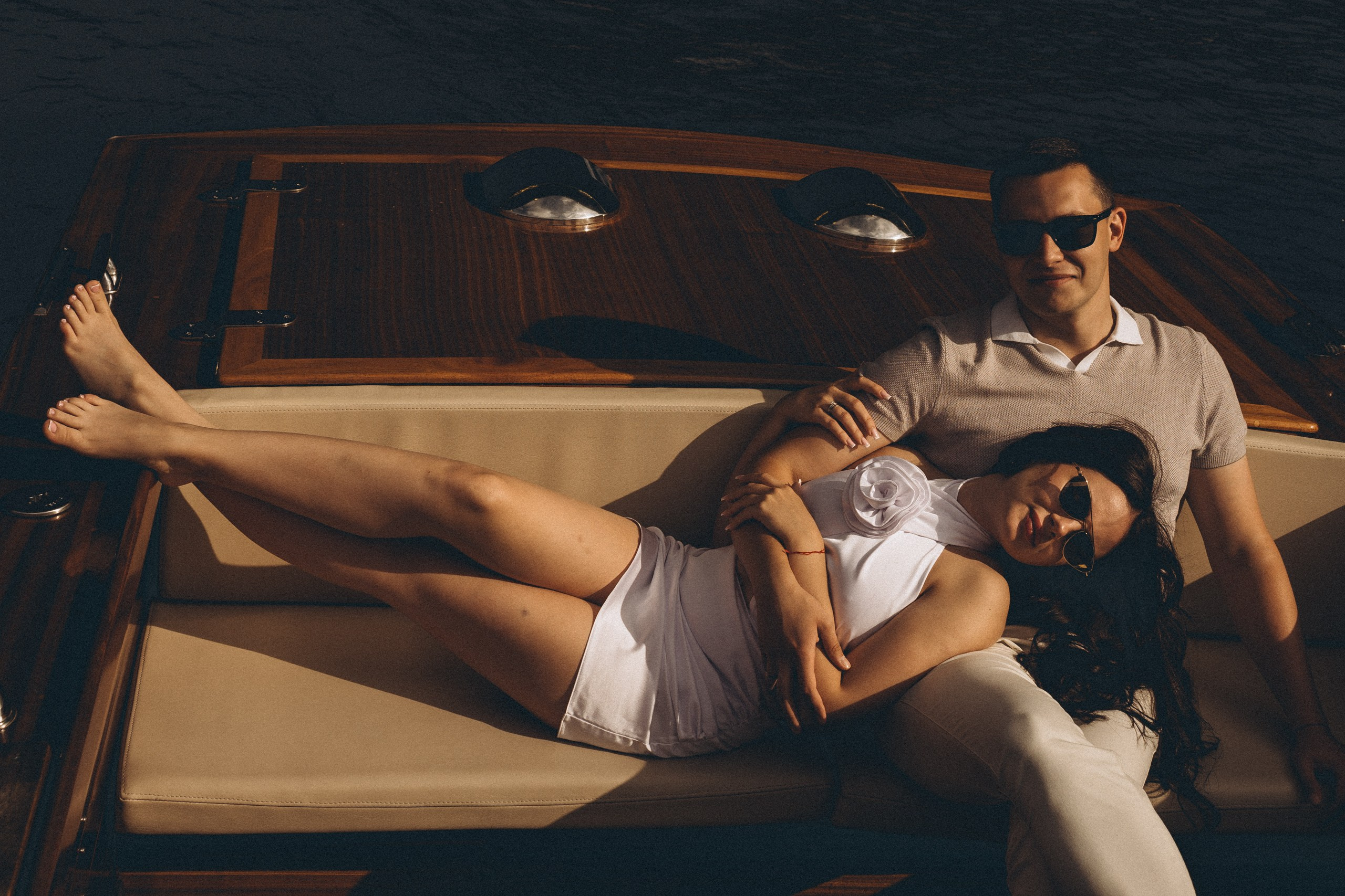 СВАДЕНБНАЯ СЬЕМКА НА КАТЕРЕ ПО КАНАЛАМ САНКТ-ПЕТЕРБУРГА И В АКВАТОРИИ НЕВЫ. Профессиональный фотограф, Санкт-Петербург — Виктория Богомолова