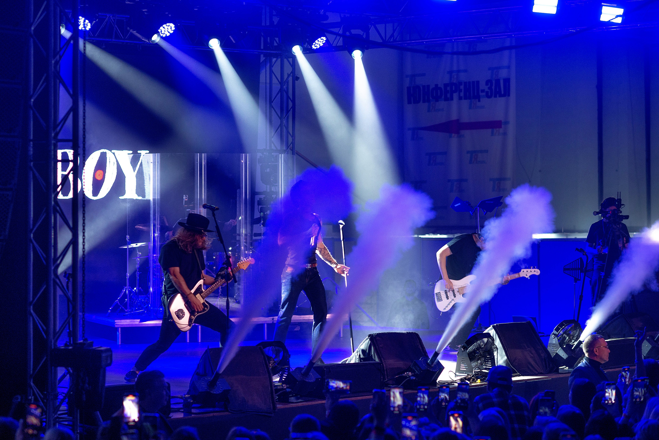 Концерт Хolidayboy. Школьный, фэшн фотограф в Тюмени и в России Ирина Королева