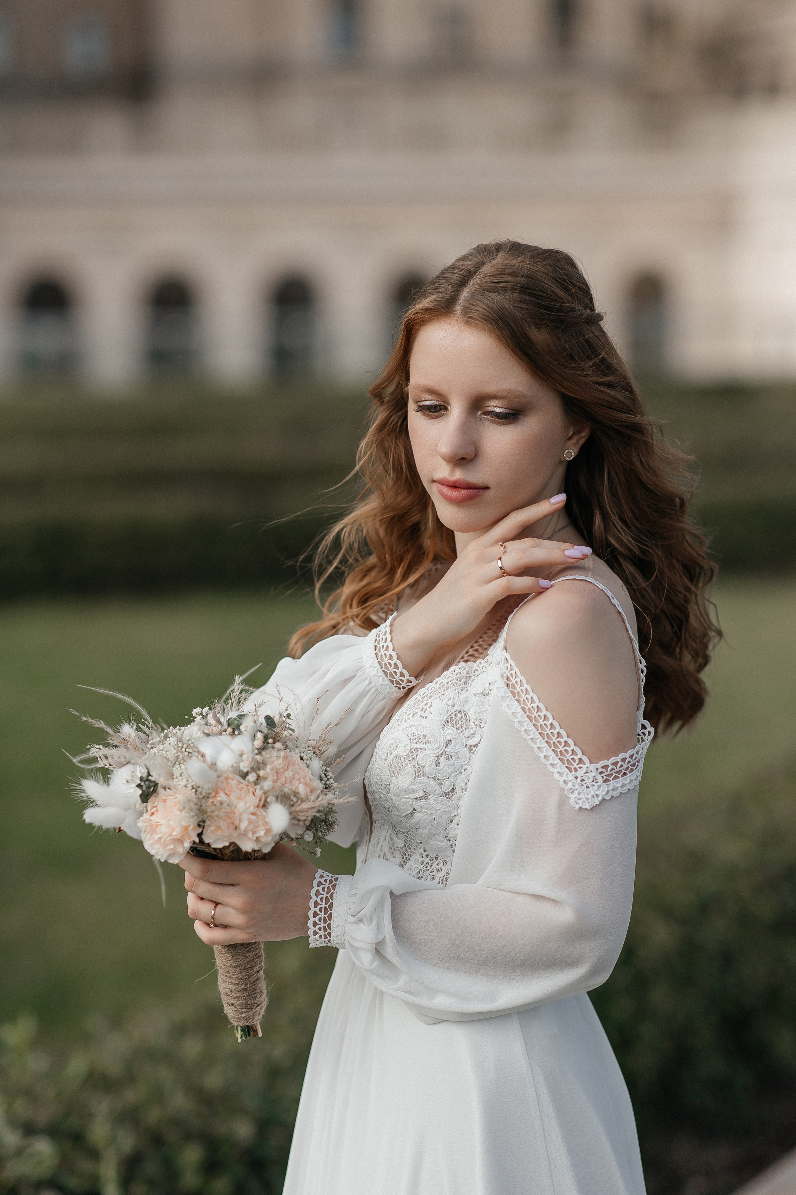 Свадебная фотосессия у гостиницы Украина. Свадебный фотограф в Москве Дарья Олендарёва
