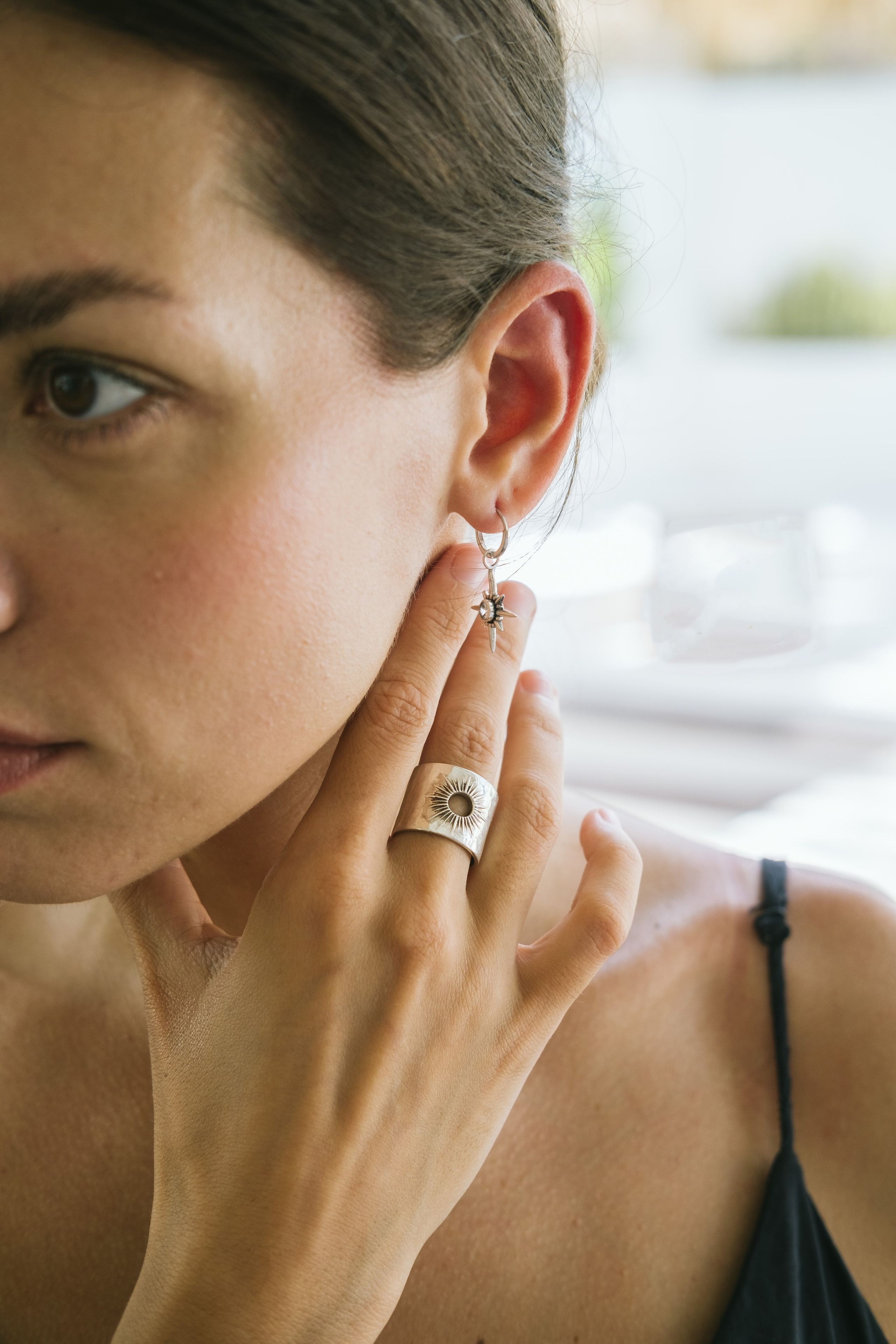 Украшение на модели. Фотограф на Бали|Свадьба на Бали