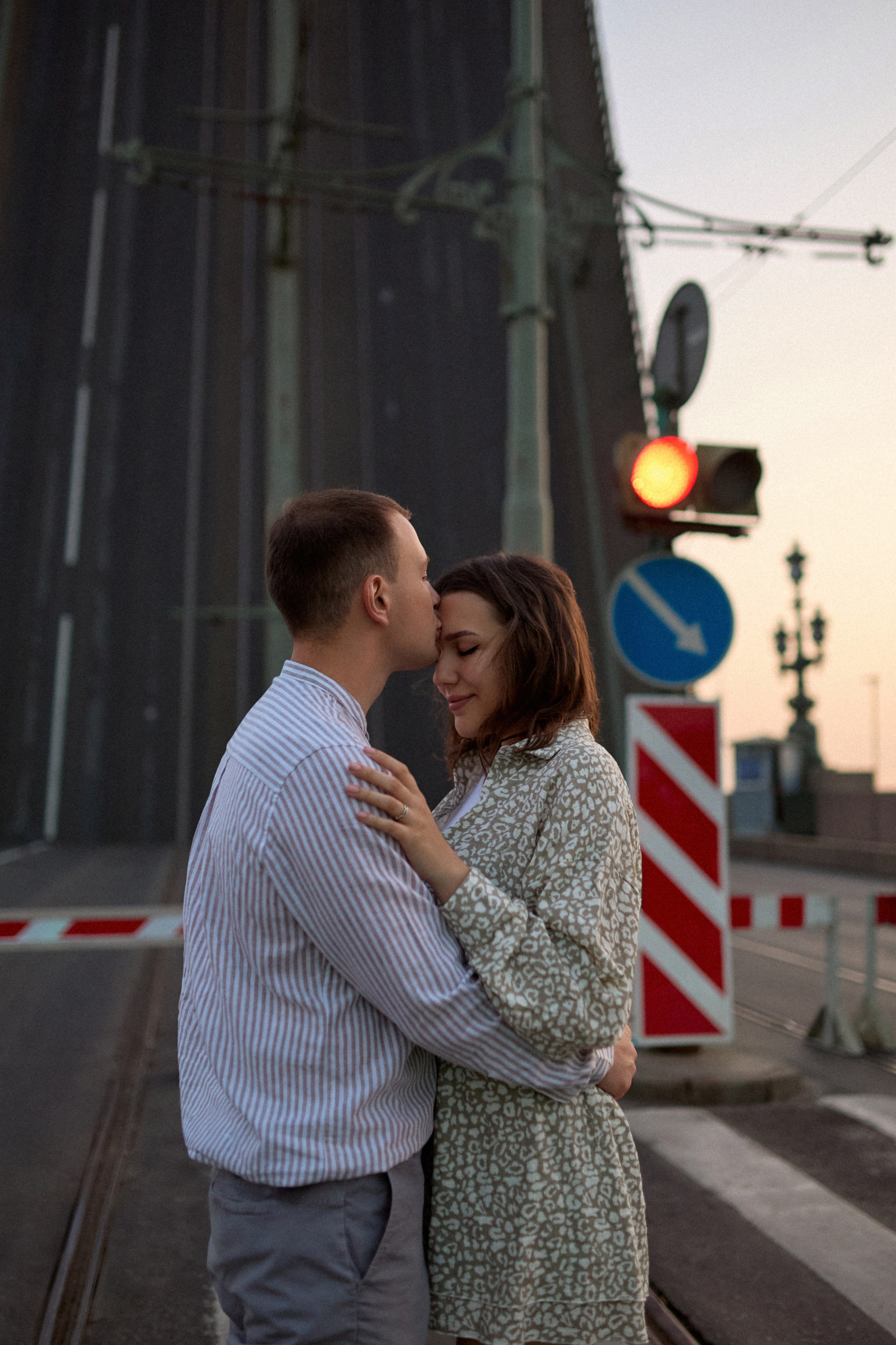 Фотосессия на разводных мостах в Питере. Сестры Карабаза. Фотографы и ретушеры в Москве и Санкт-Петербурге