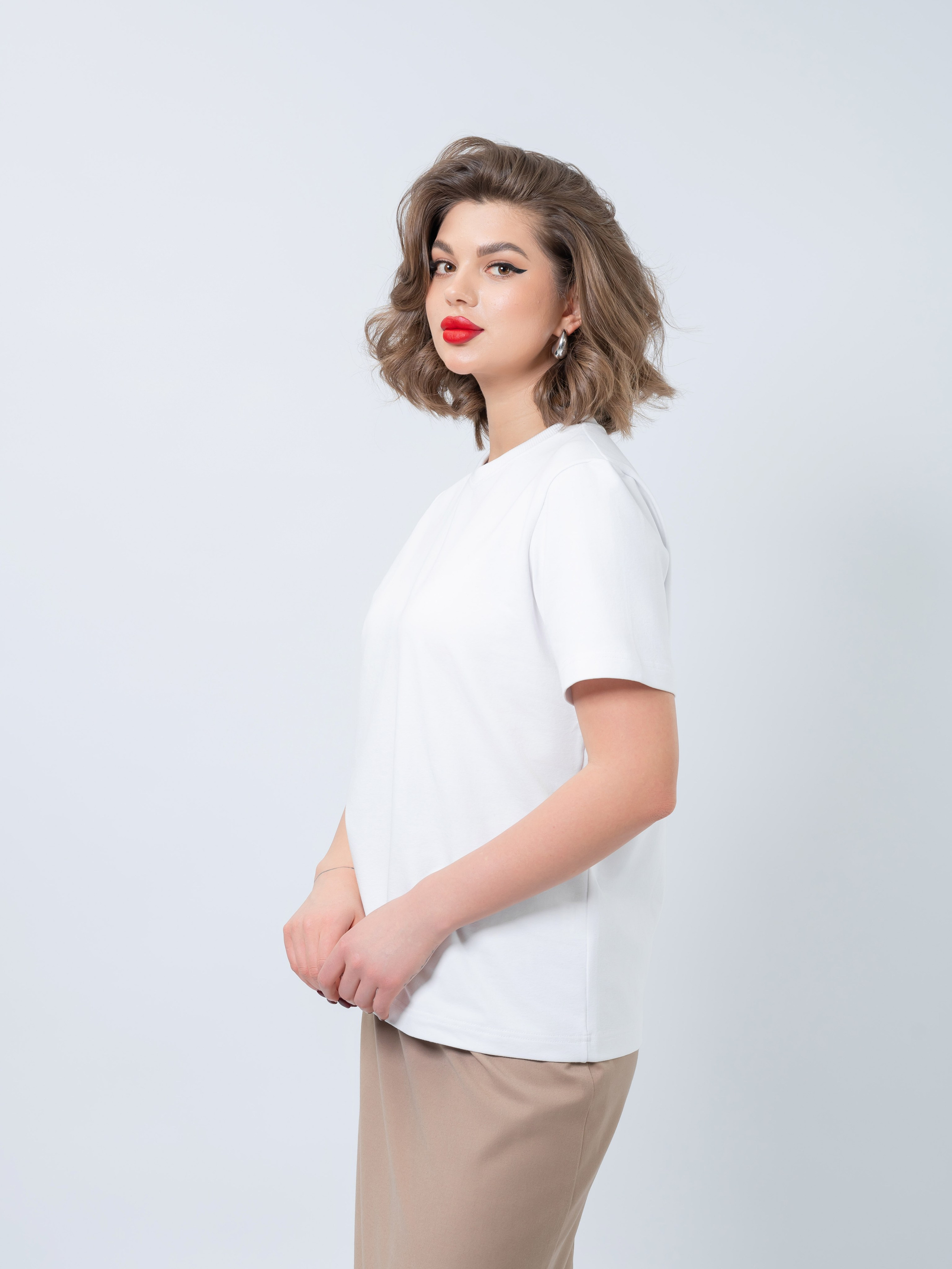 Каталог Девушки. Студия рекламной и предметной съемки товаров WELKO Studio