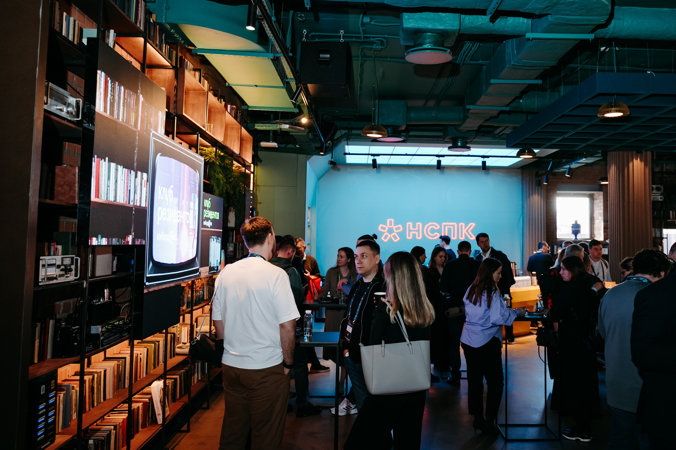 2025.04.02_АF_Антифродум. Репортажный и свадебный фотограф в Москве Рая Небогатова