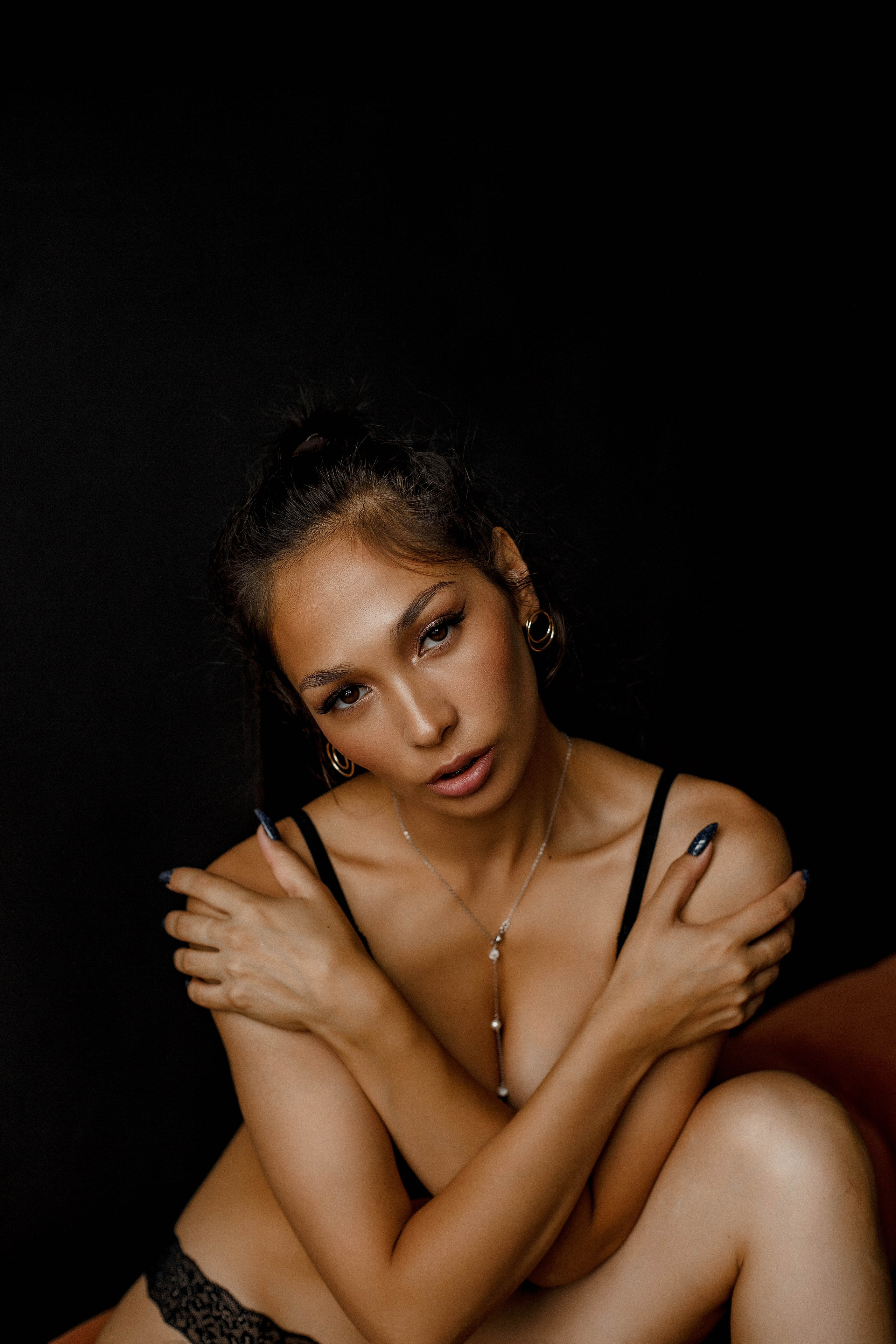 Азиза (в белье). Фотограф из Владивостока Юлия Черепова