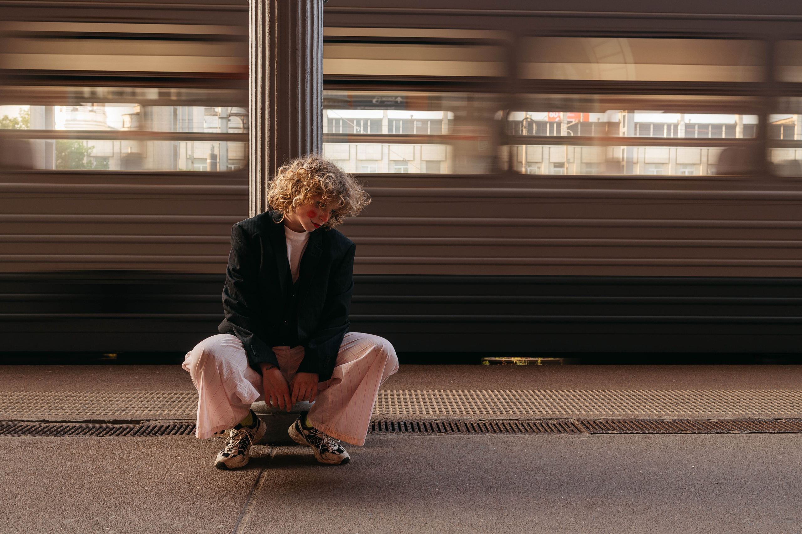 Закат на ЖД вокзале. Лиза. Фотограф в Твери Лагодная Яна