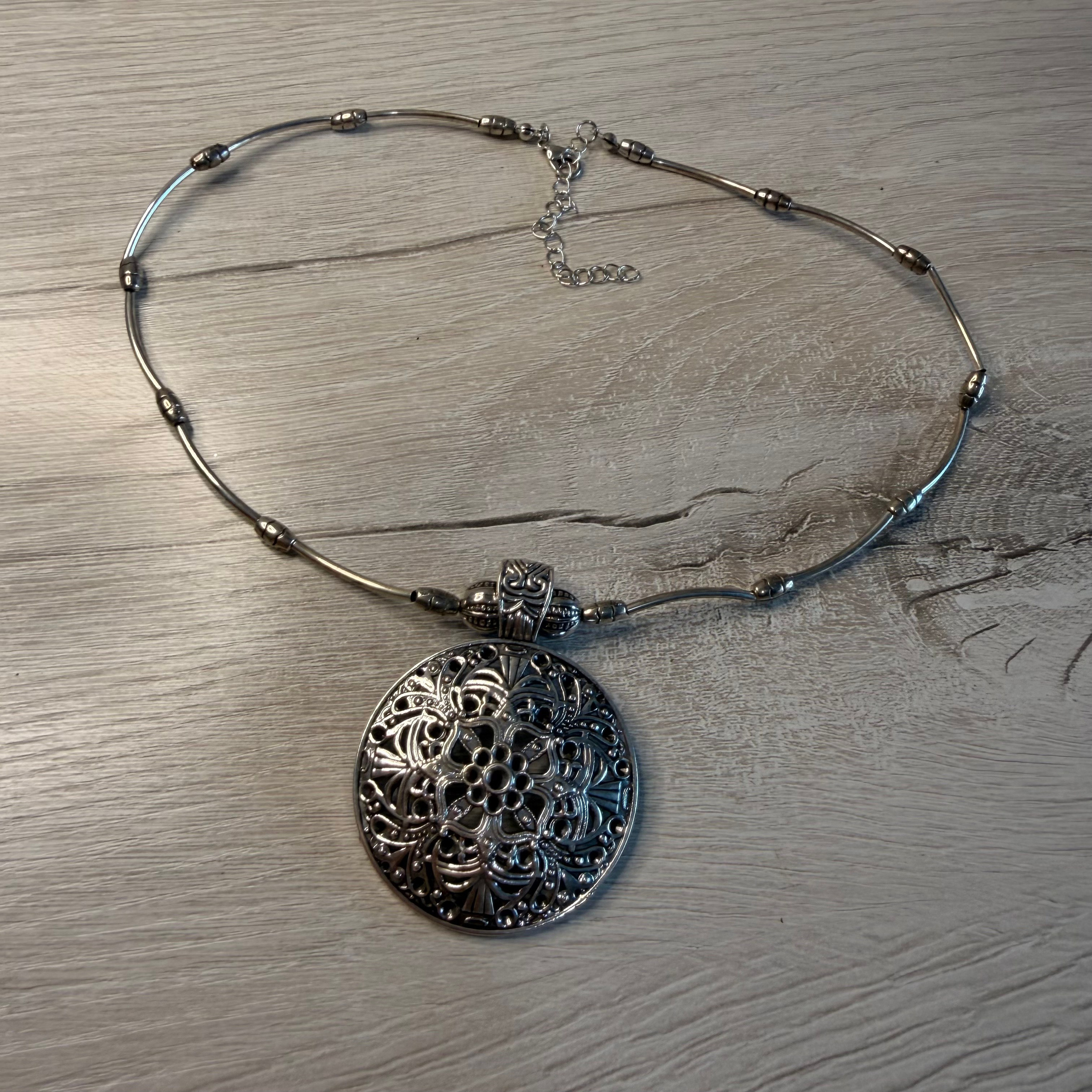 Украшения в аренду. Аренда костюмов, платьев и реквизита для фотосессий на Камчатке