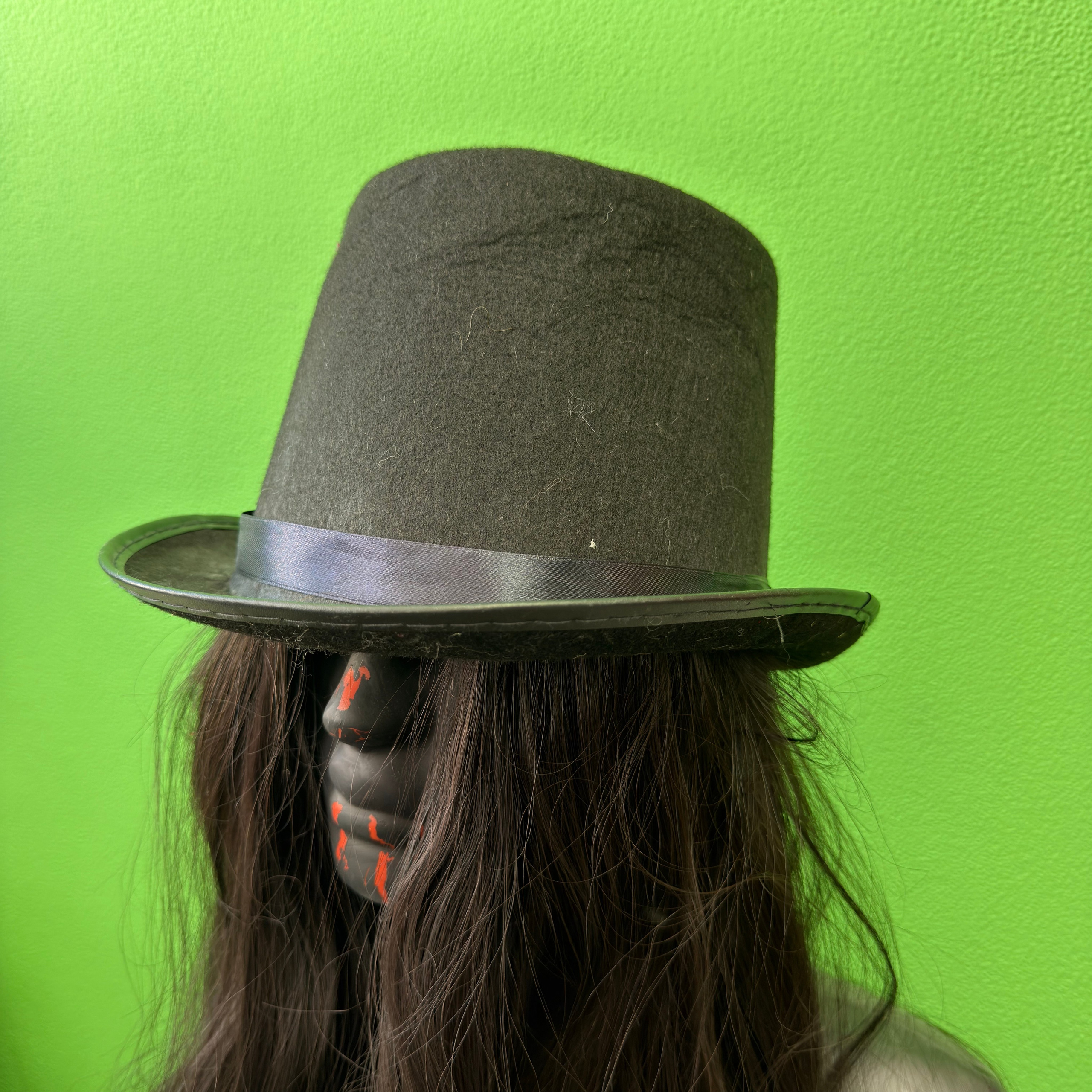 Головные уборы в аренду. Аренда костюмов, платьев и реквизита для фотосессий на Камчатке