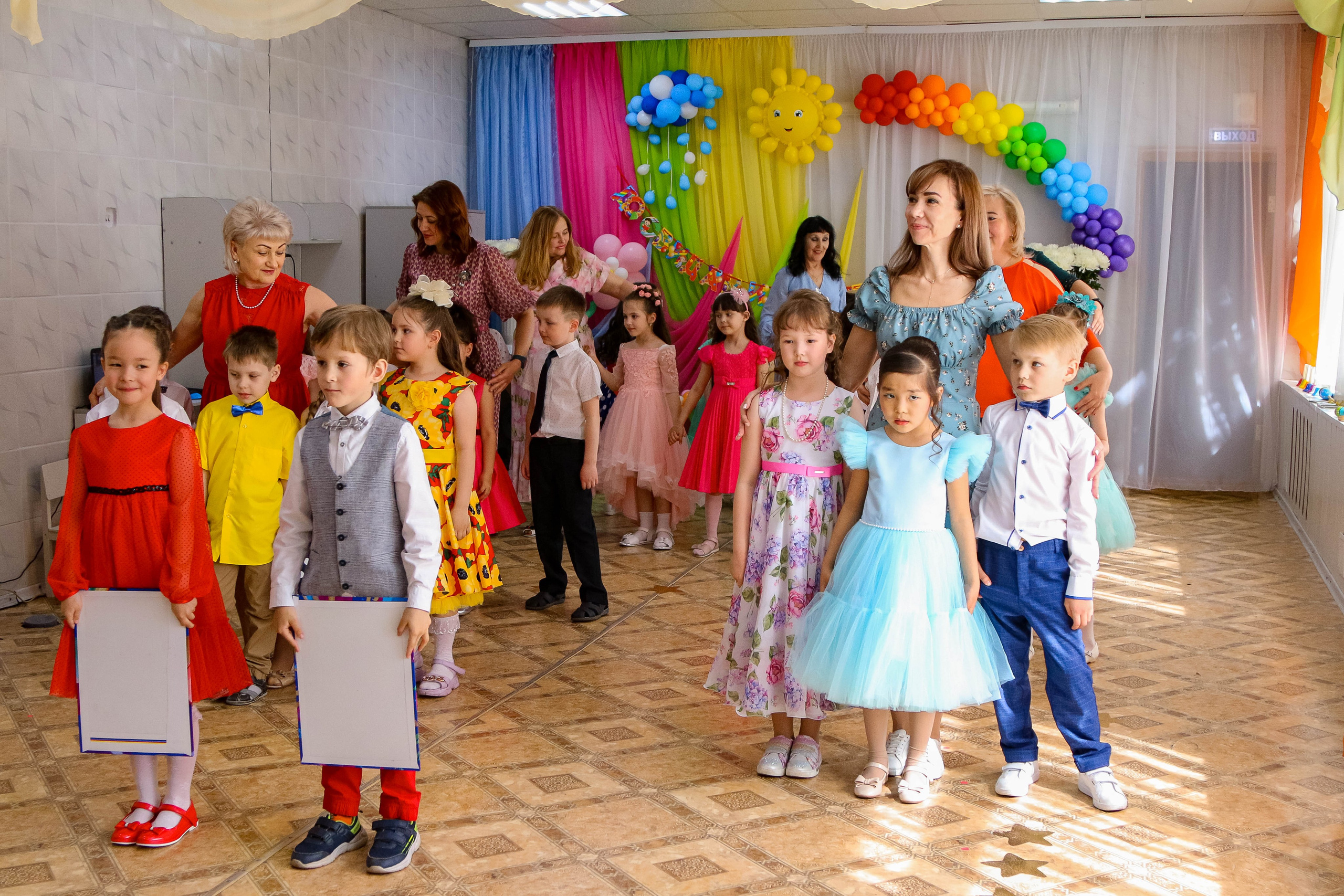 Выпускной в детском саду. Фотограф Григорьева Ольга. Портретная, семейная съёмка, Love Stori, видеосъёмка в городе Чита. Выпускные альбомы, фотокниги