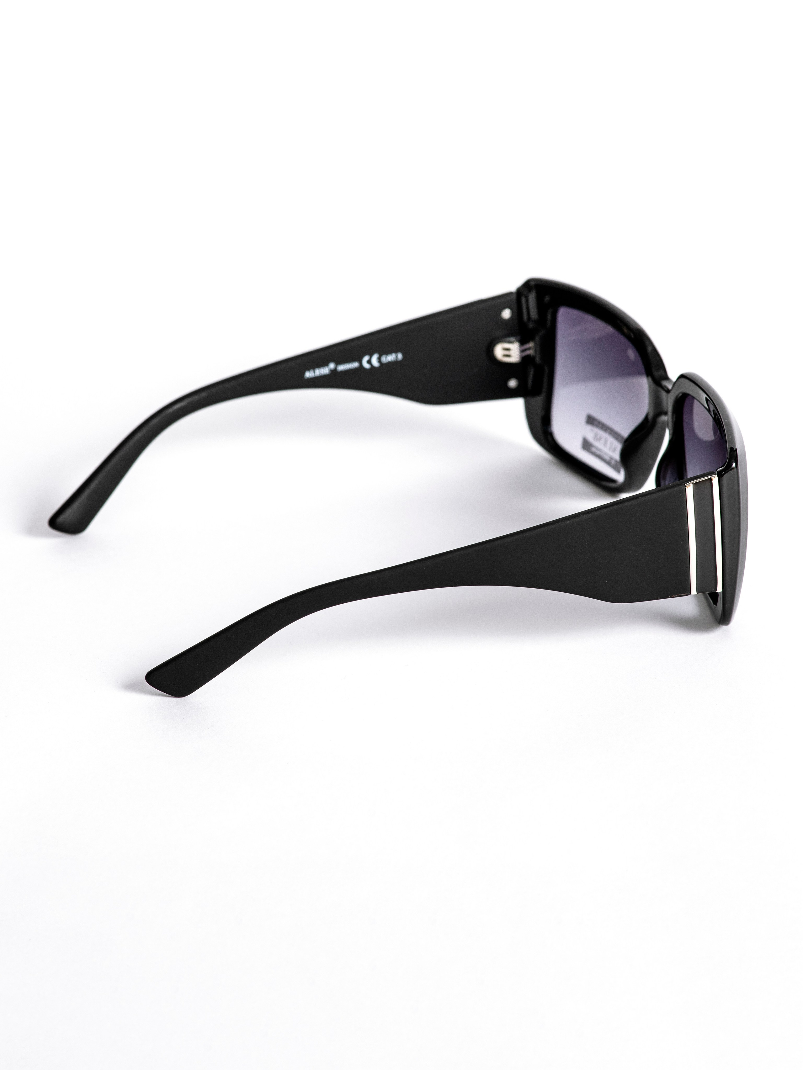 Съемка солнцезащитных очков. Фотограф в Санкт-Петербурге