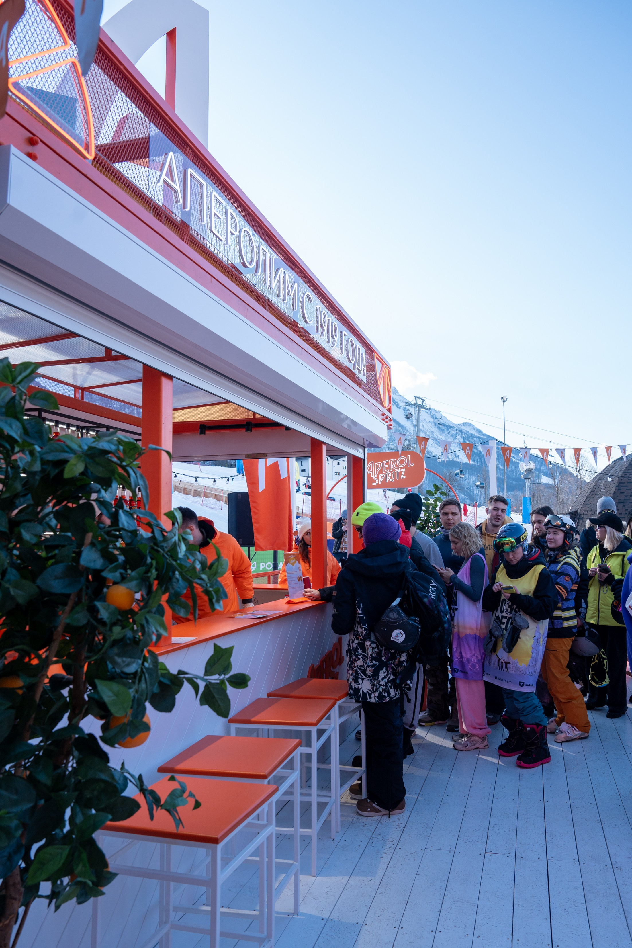Фотоотчет партнерской интеграции Aperol Spritz на Роза Фест 2025. Репортажный фотограф в Красной Поляне и Сочи Павлюченко Екатерина