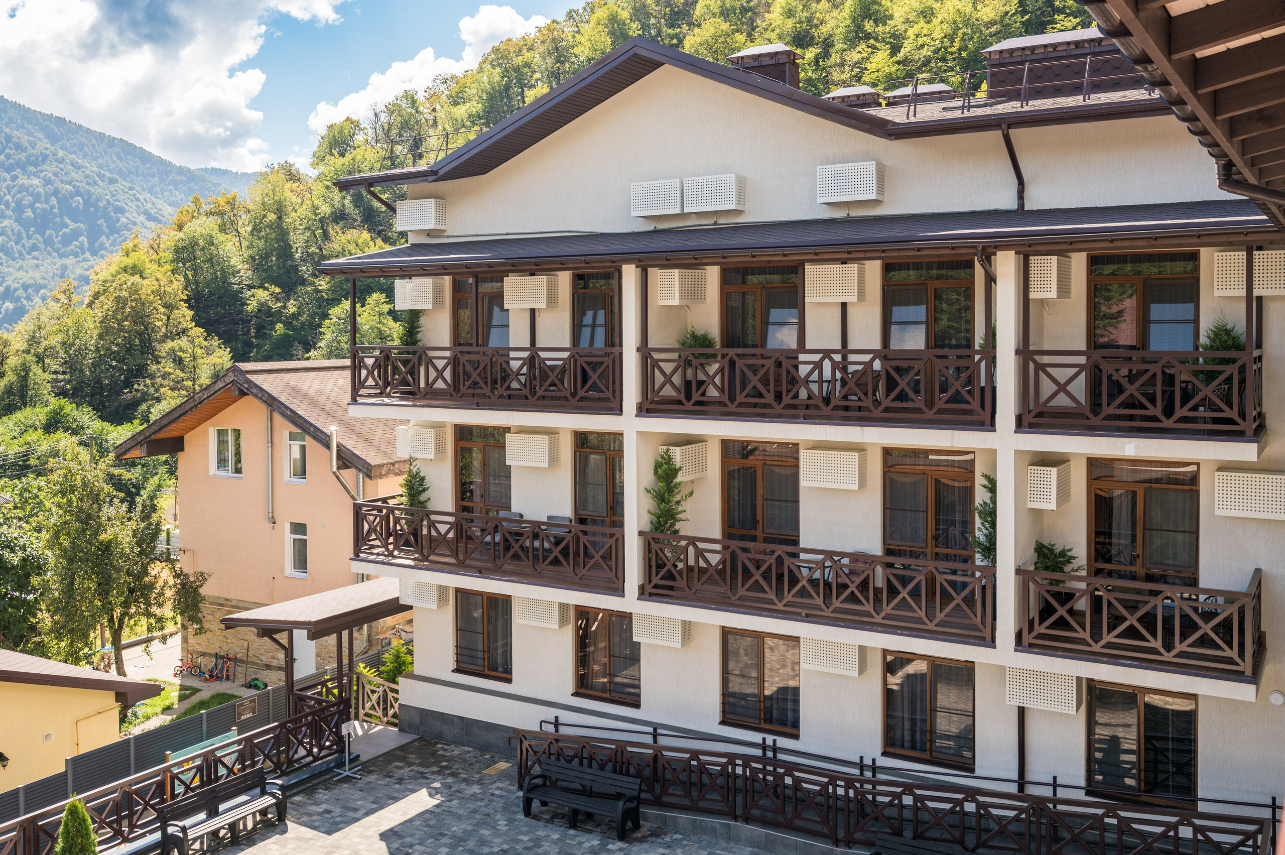 Апарт отель на Ачишховской. Репортажный фотограф в Красной Поляне и Сочи Павлюченко Екатерина