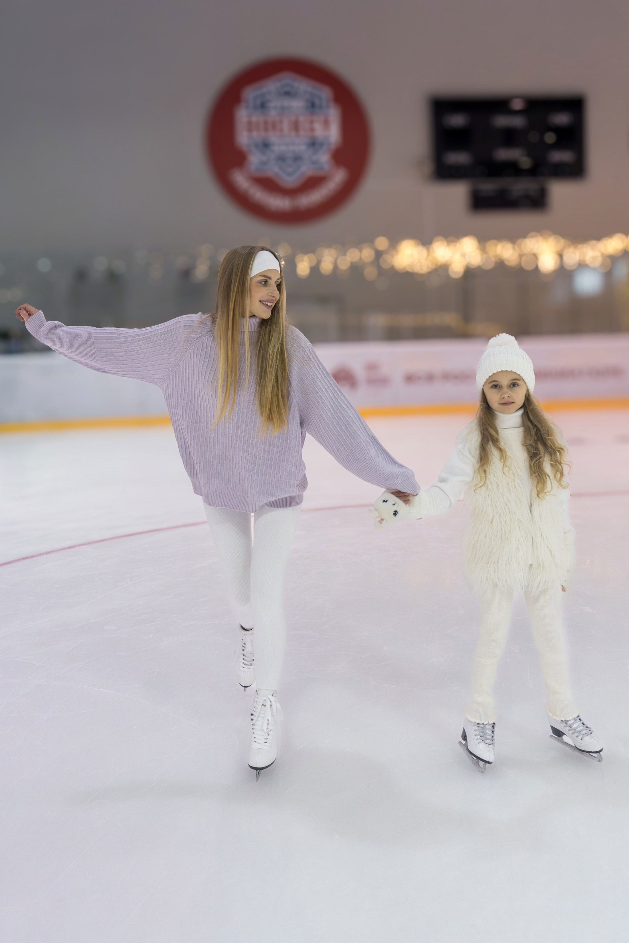 Контент съемка на катке для курорта Роза Хутор. Репортажный фотограф в Красной Поляне и Сочи Павлюченко Екатерина