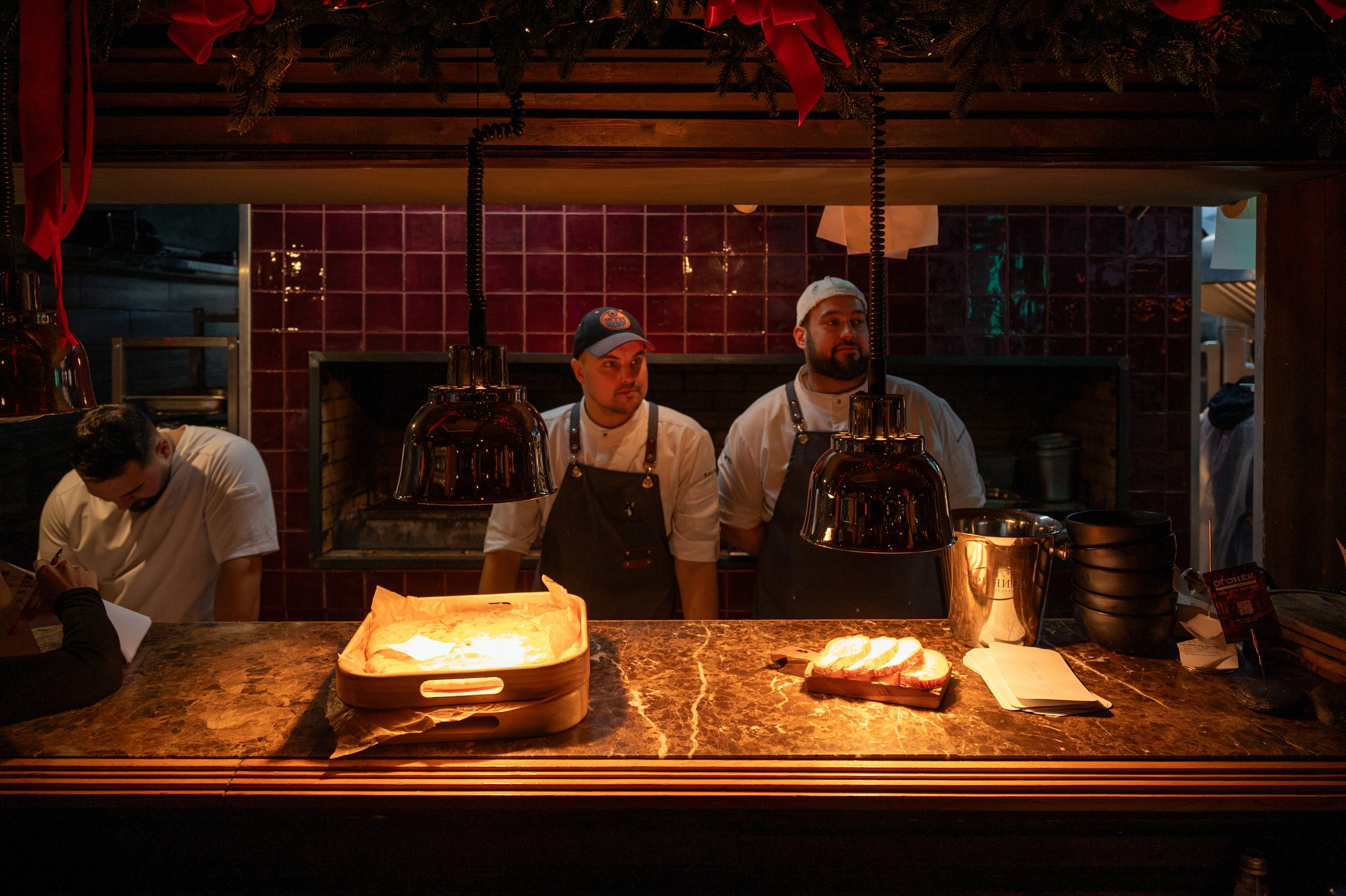 Новый год 2025 в ресторане Red Fox. Репортажный фотограф в Красной Поляне и Сочи Павлюченко Екатерина