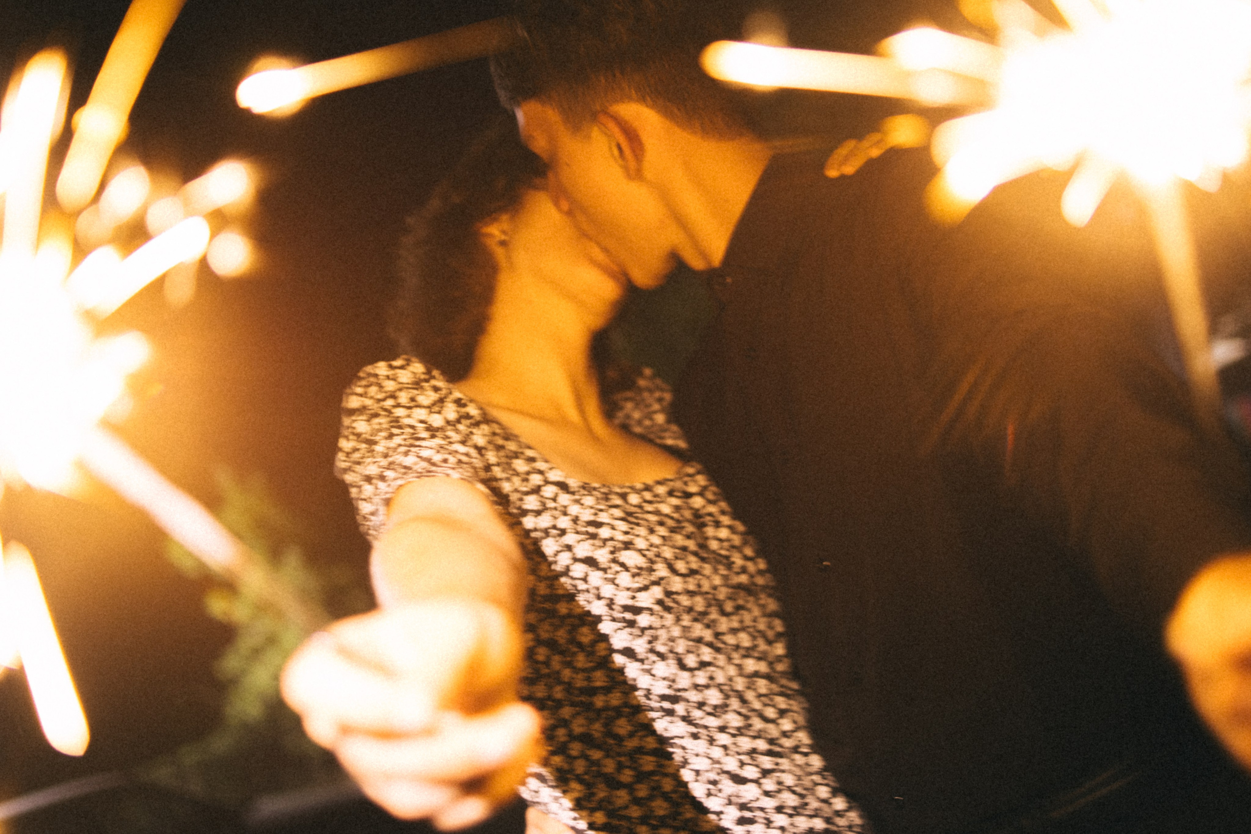 Свадьбы и love story. Фотограф в Свердловске ЛНР
