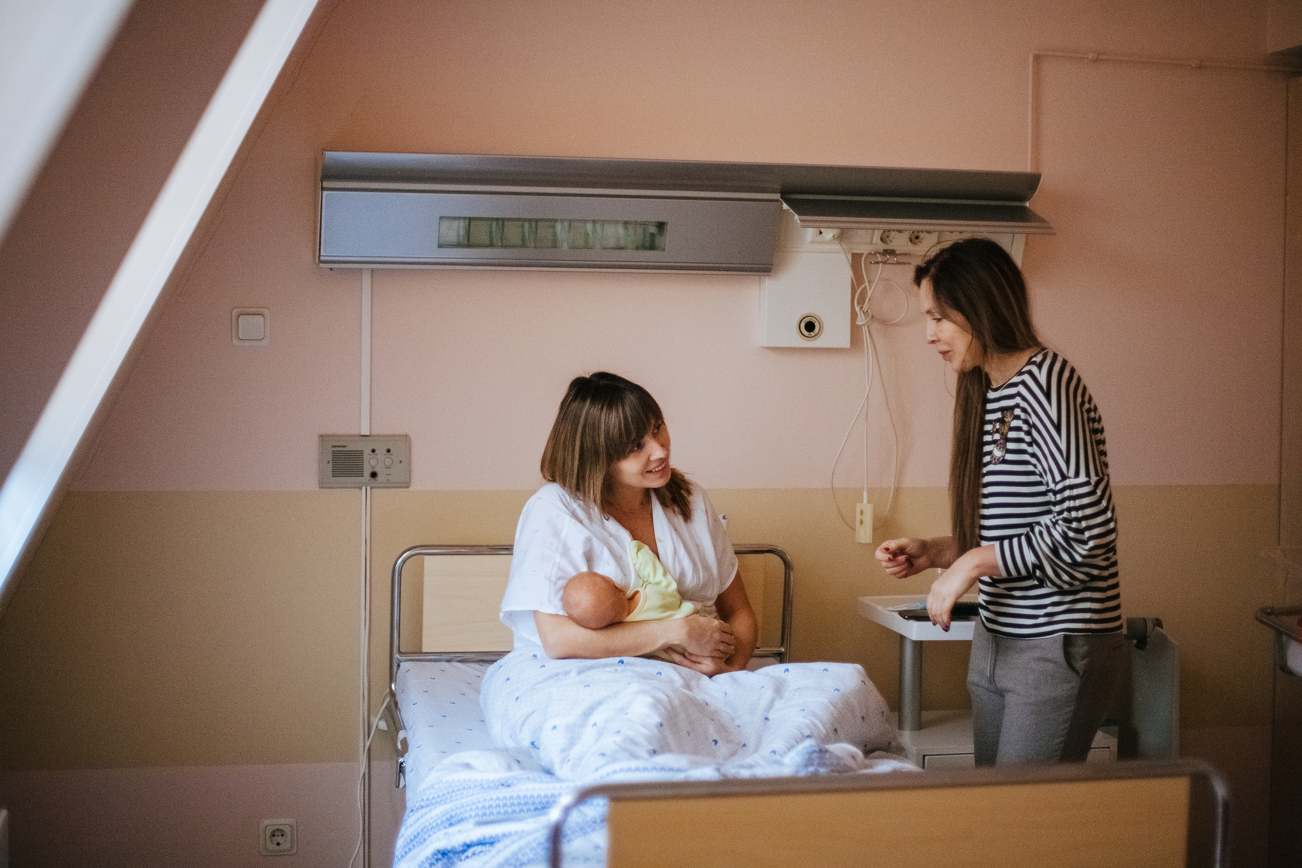 Пора домой. История одной выписки из роддома). Семейный фотограф, фотограф родов, репортажей фотограф в Санкт-Петербу