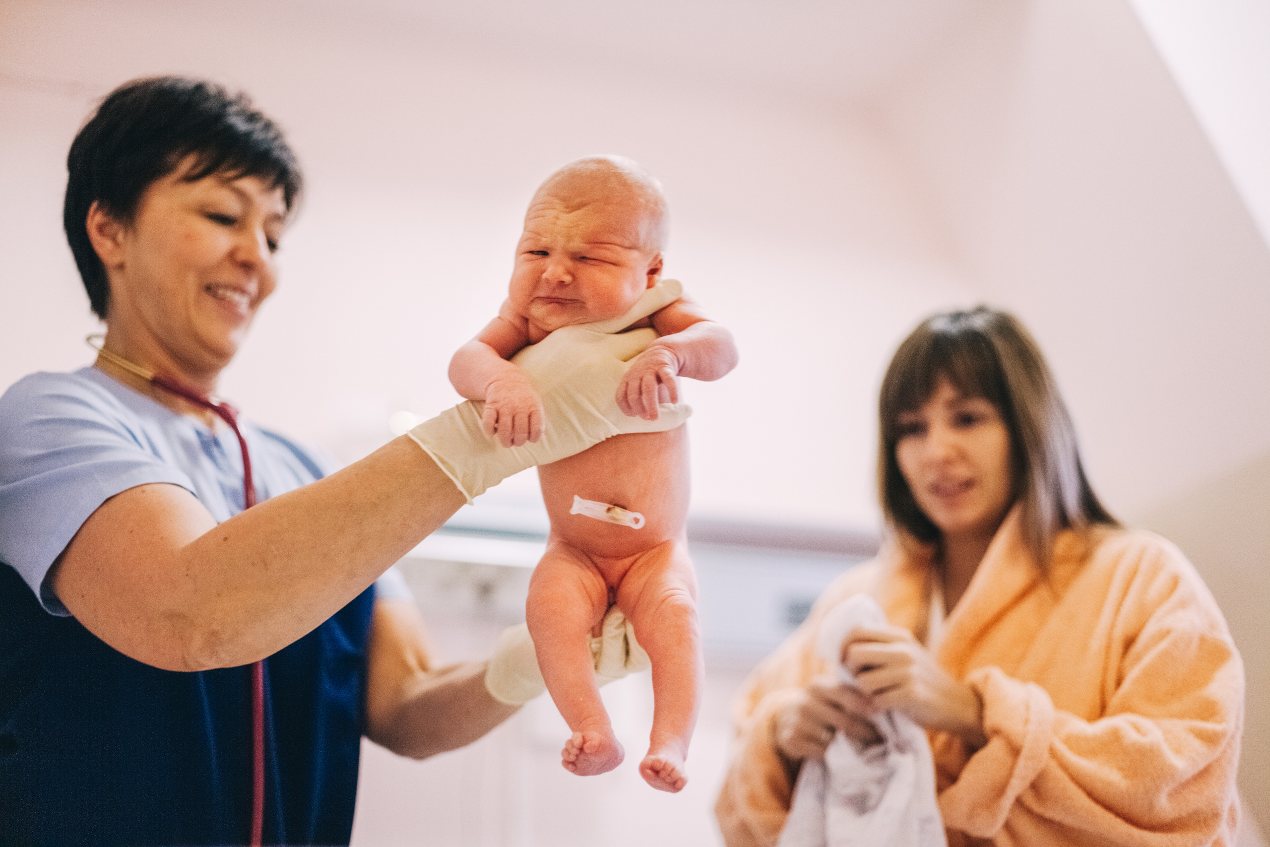Пора домой. История одной выписки из роддома). Семейный фотограф, фотограф родов, репортажей фотограф в Санкт-Петербу