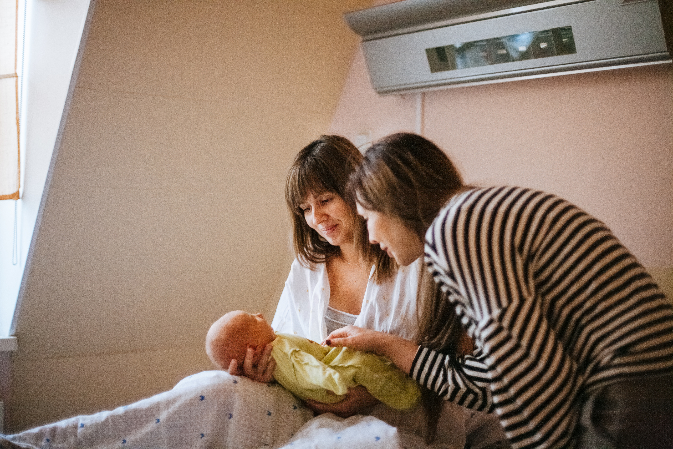 Пора домой. История одной выписки из роддома). Семейный фотограф, фотограф родов, репортажей фотограф в Санкт-Петербу