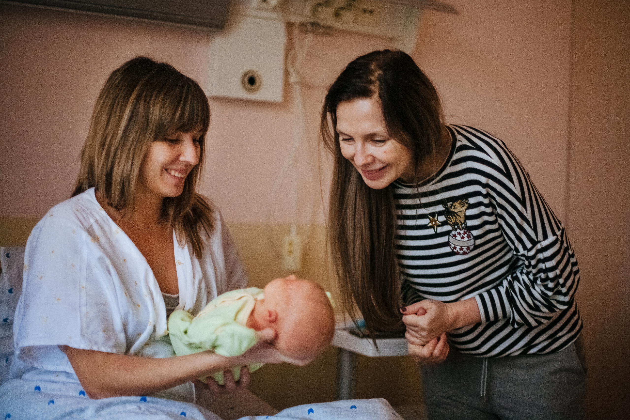 Пора домой. История одной выписки из роддома). Семейный фотограф, фотограф родов, репортажей фотограф в Санкт-Петербу