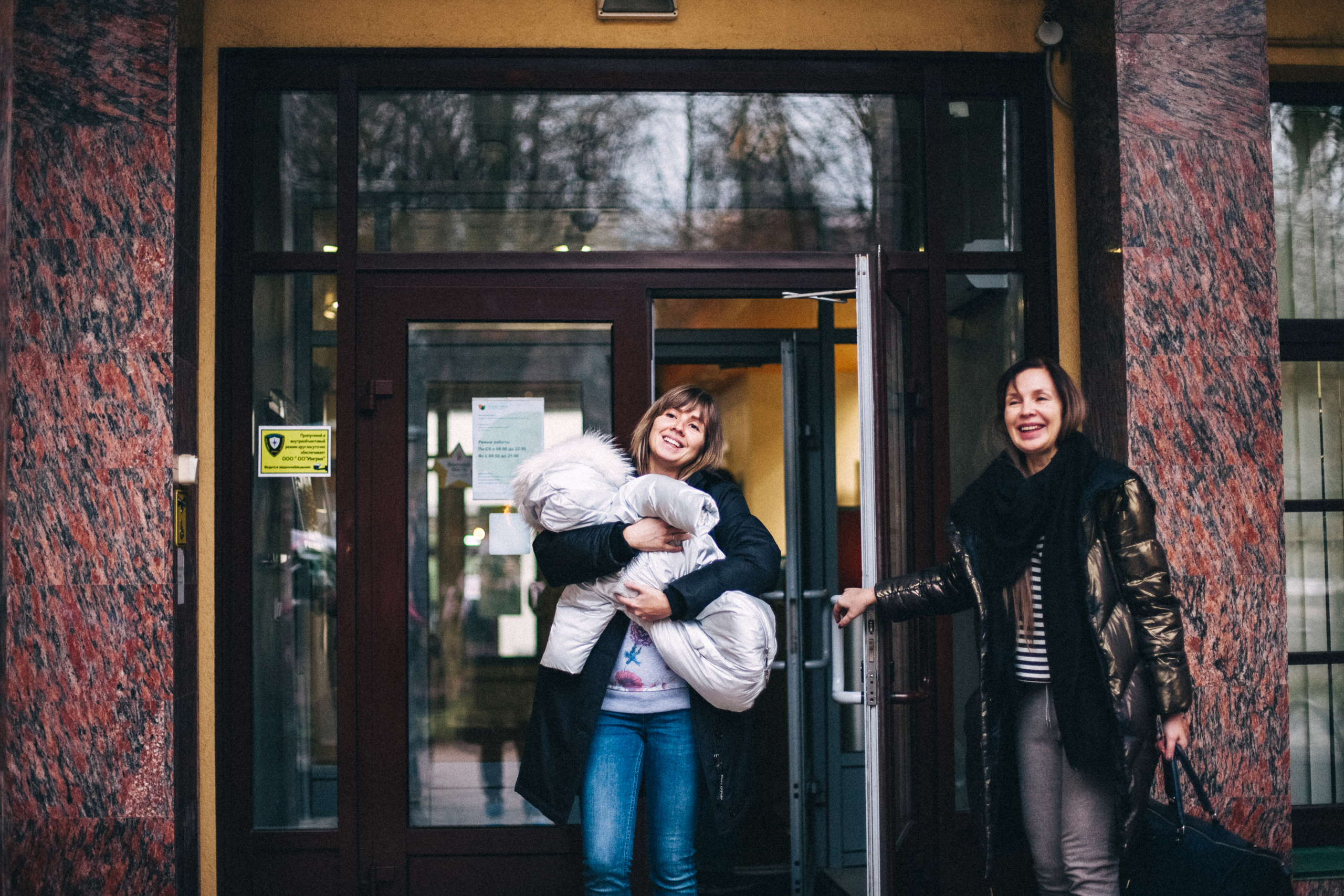 Пора домой. История одной выписки из роддома). Семейный фотограф, фотограф родов, репортажей фотограф в Санкт-Петербу