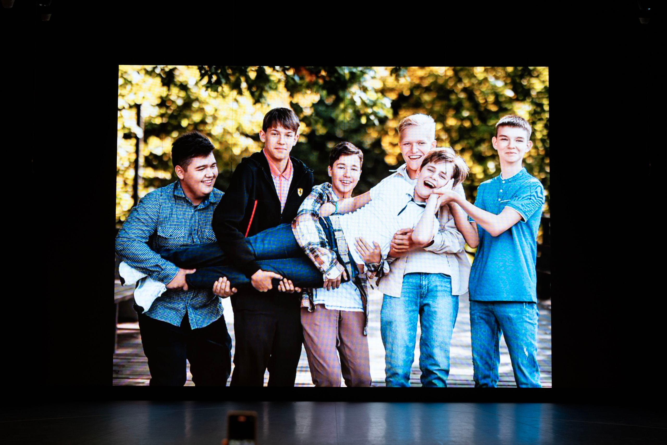 Выдача аттестатов 9 классы. Фотограф Юлия Попова