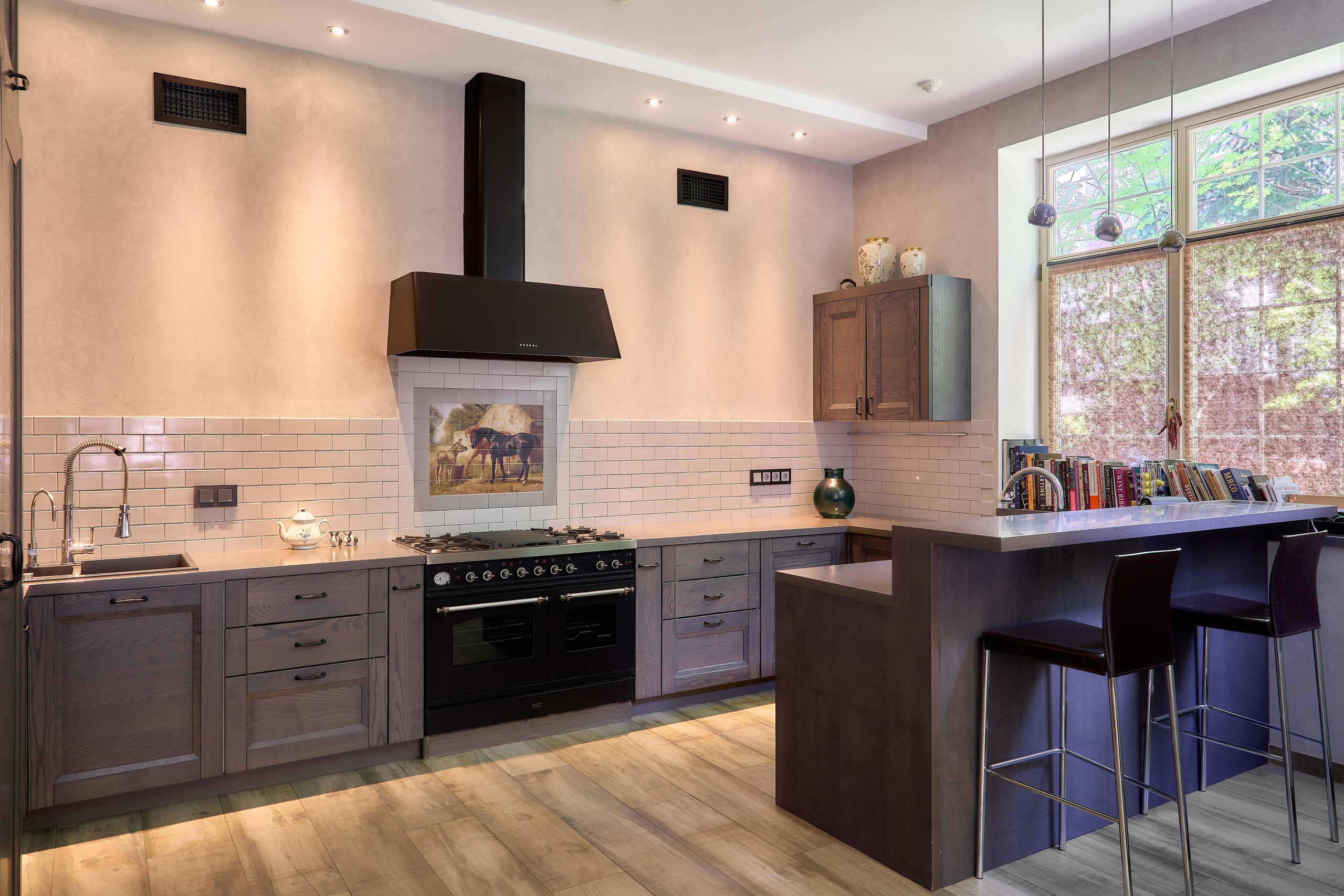 Профессиональная съёмка интерьеров в Новогорске для продажи дома — Быстрая сделка с качественными фото | vhaus. Видеопродакшн недвижимости и архитектуры | Студия VHAUS