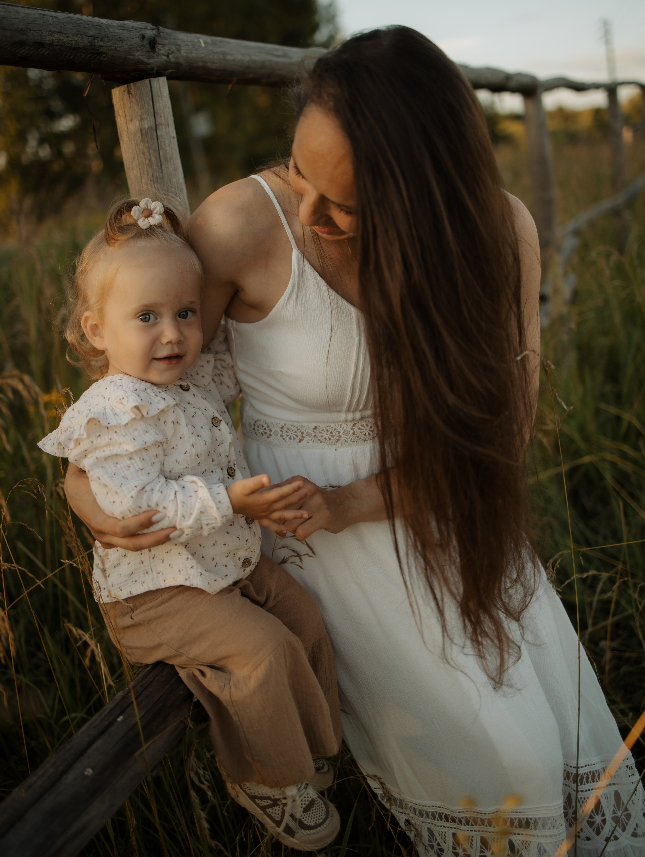 Фотосессия мамы и дочки в поле. Фотограф Углич и Ярославль Ольга Тятюшкина
