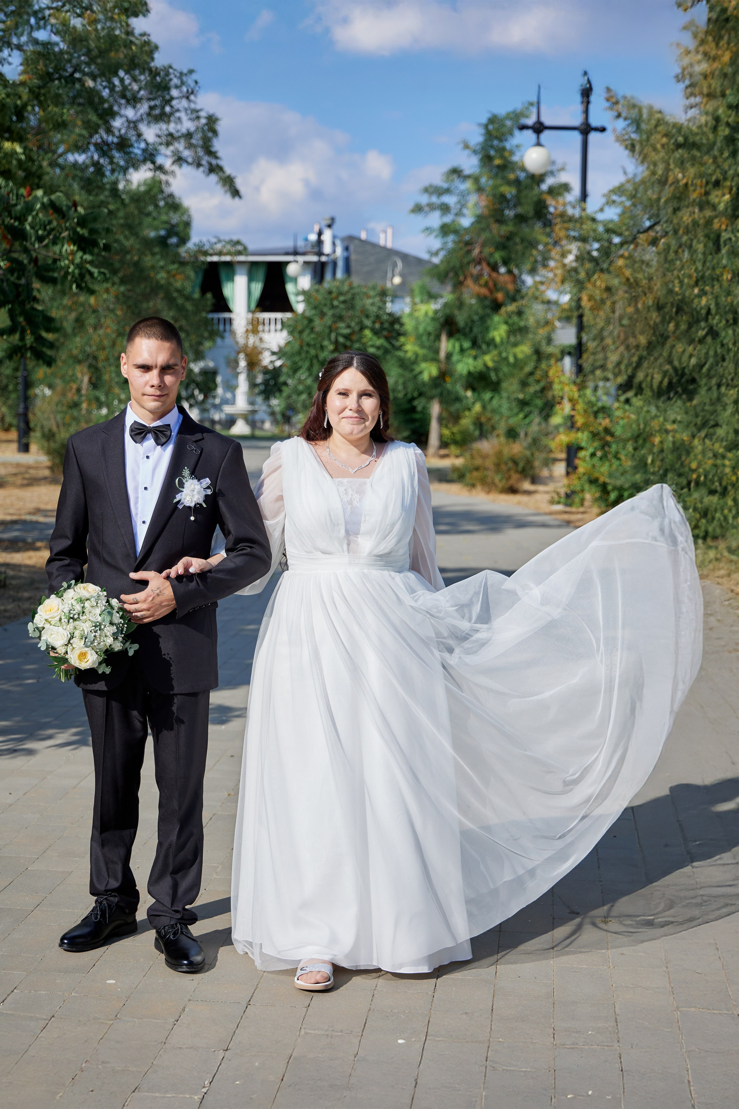 Фотосъемка в ЗАГСе, прогулка молодых, банкет