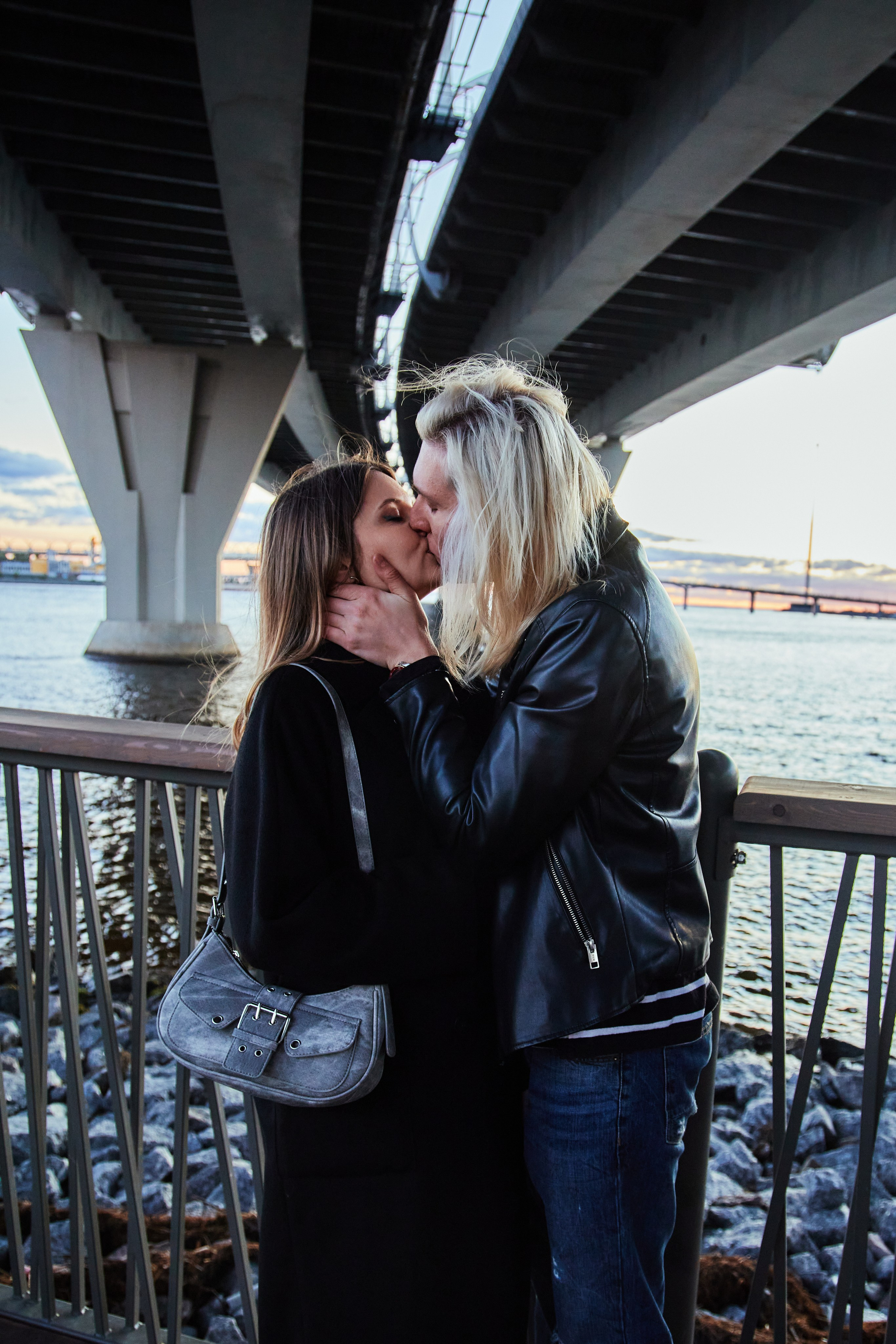 Полина и Рома, финский залив. Репортажный фотограф Алёна Кантемирова