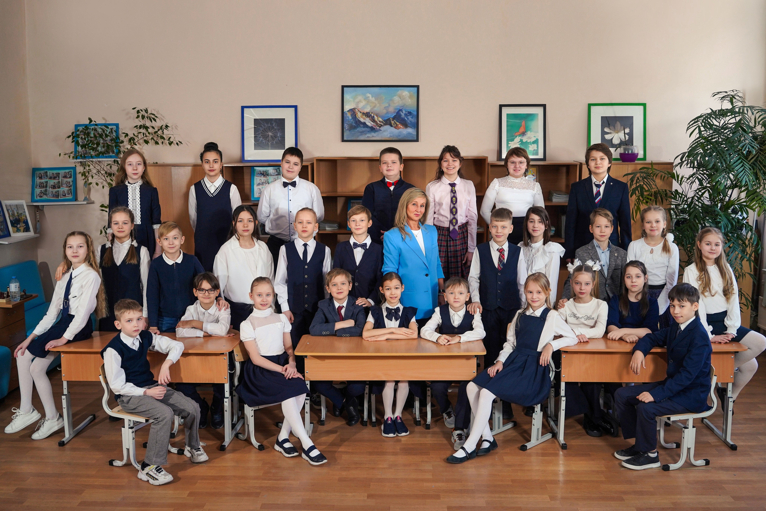 Выпускные альбомы, 4 класс Школа № 175 школьная фотосессия. Семейный и портретный фотограф в Екатеринбурге Анна Лобанова