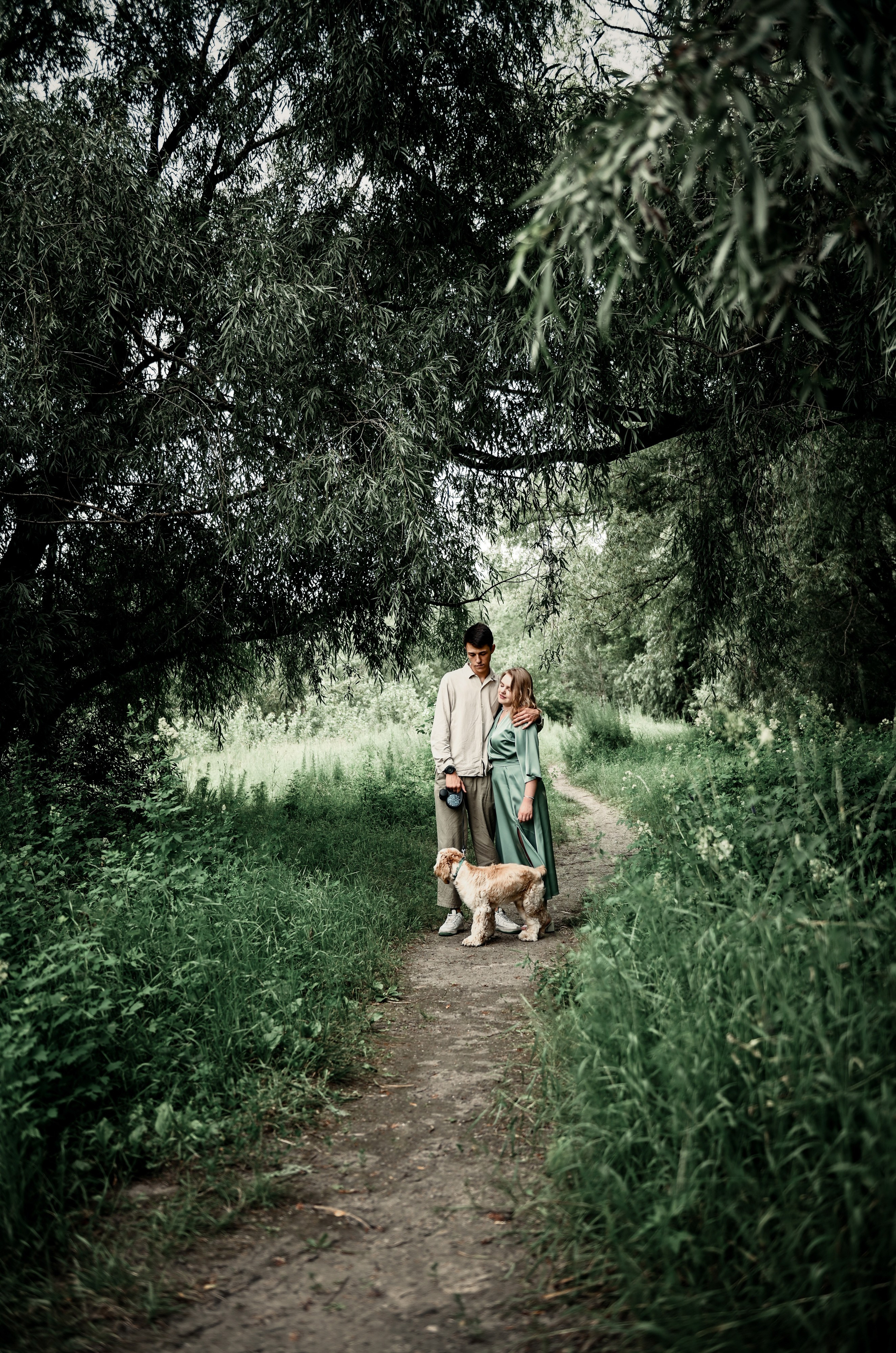 Love story прогулка вместе с песиком))). Свадебный, семейный, детский, контент фотограф в Омске Максим Ильин