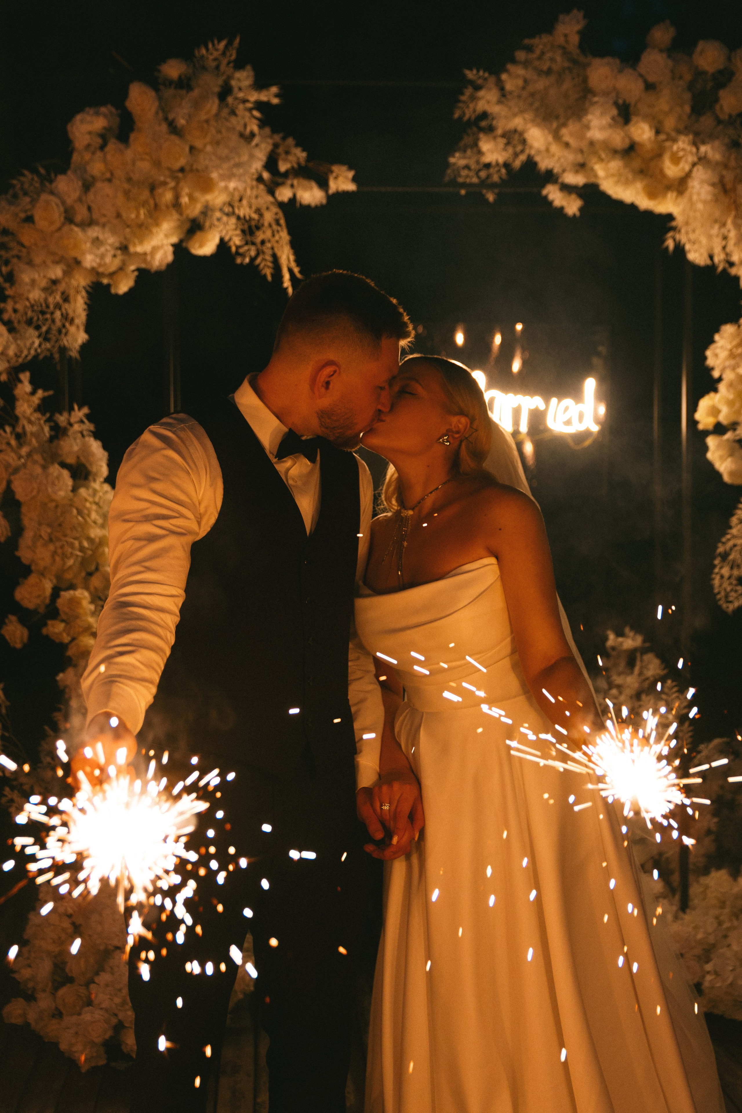 Влюбленные взгляды. Свадебный фотограф Кемерово Томск Новосибирск