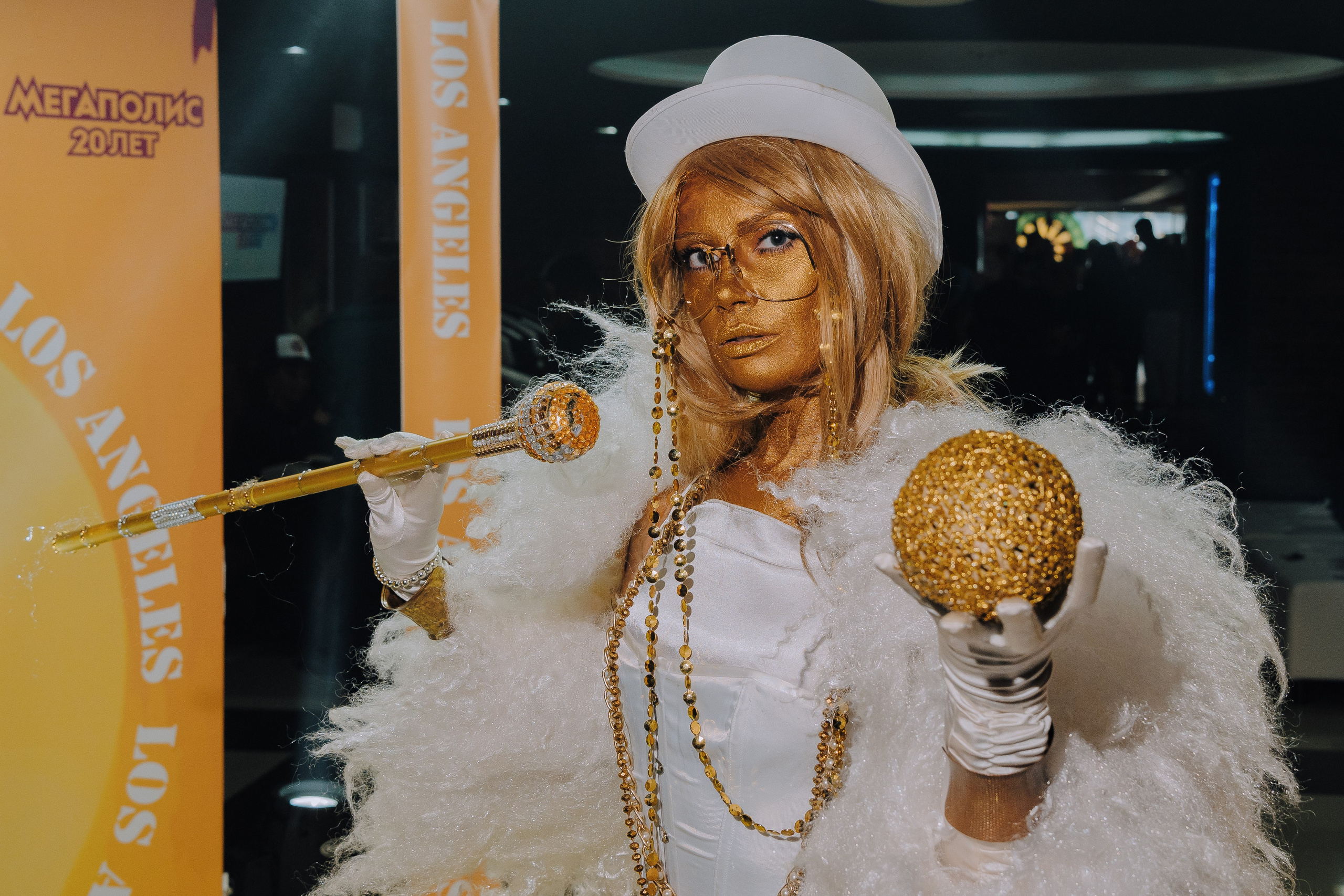 20 ЛЕТ МЕГАПОЛИС ЧЕЛЯБИНСК ХЕДЛАЙНЕР ЕЛКА. Репортажный фотограф Зуев Роман г. Челябинск