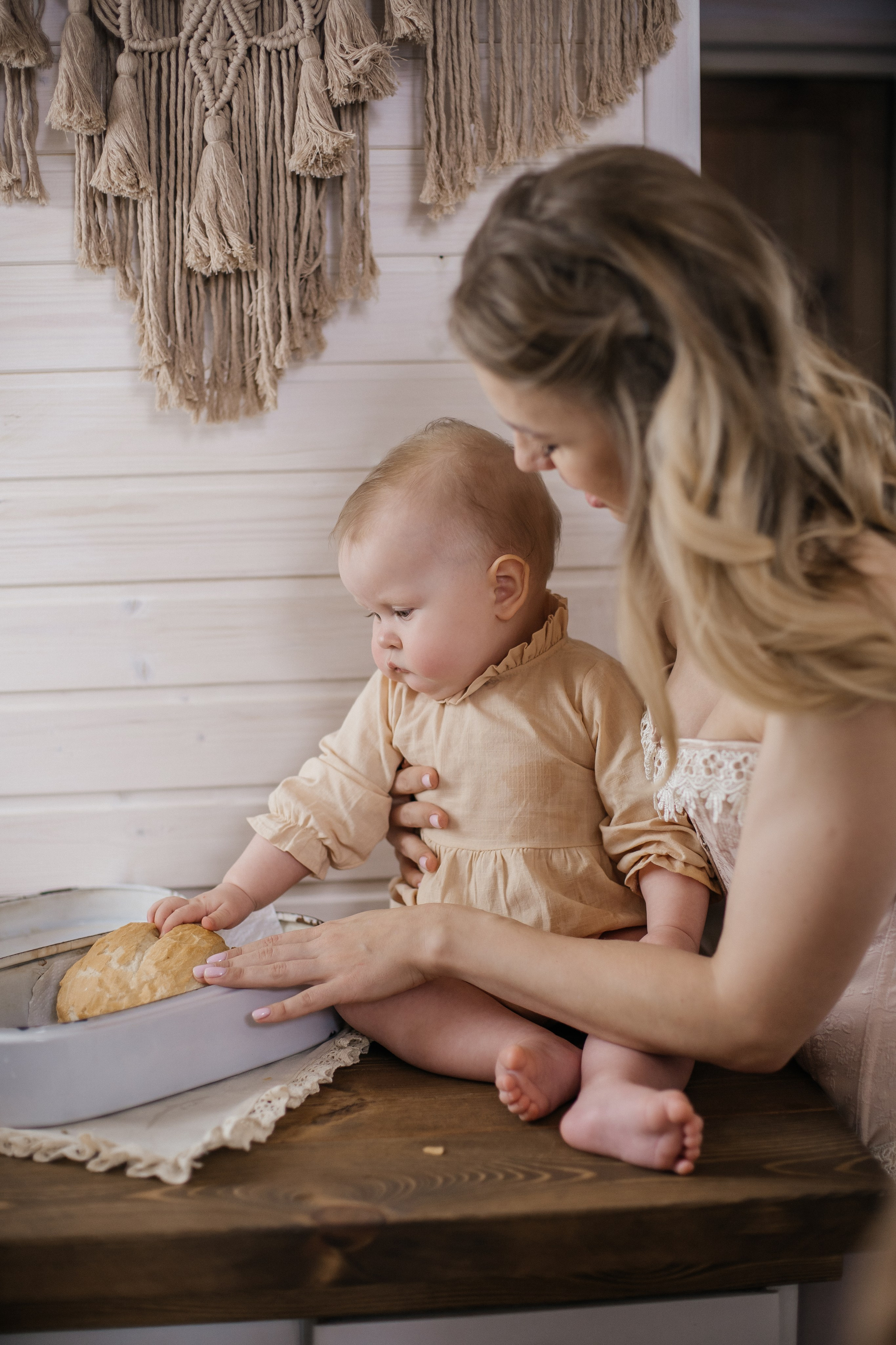 Алиса с мамой Кристиной в нежной семейной фотосессии в Домике Элли г. Пушкино. Семейный и детский фотограф в Сергиев Посаде, Хотьково Якимчук Любовь
