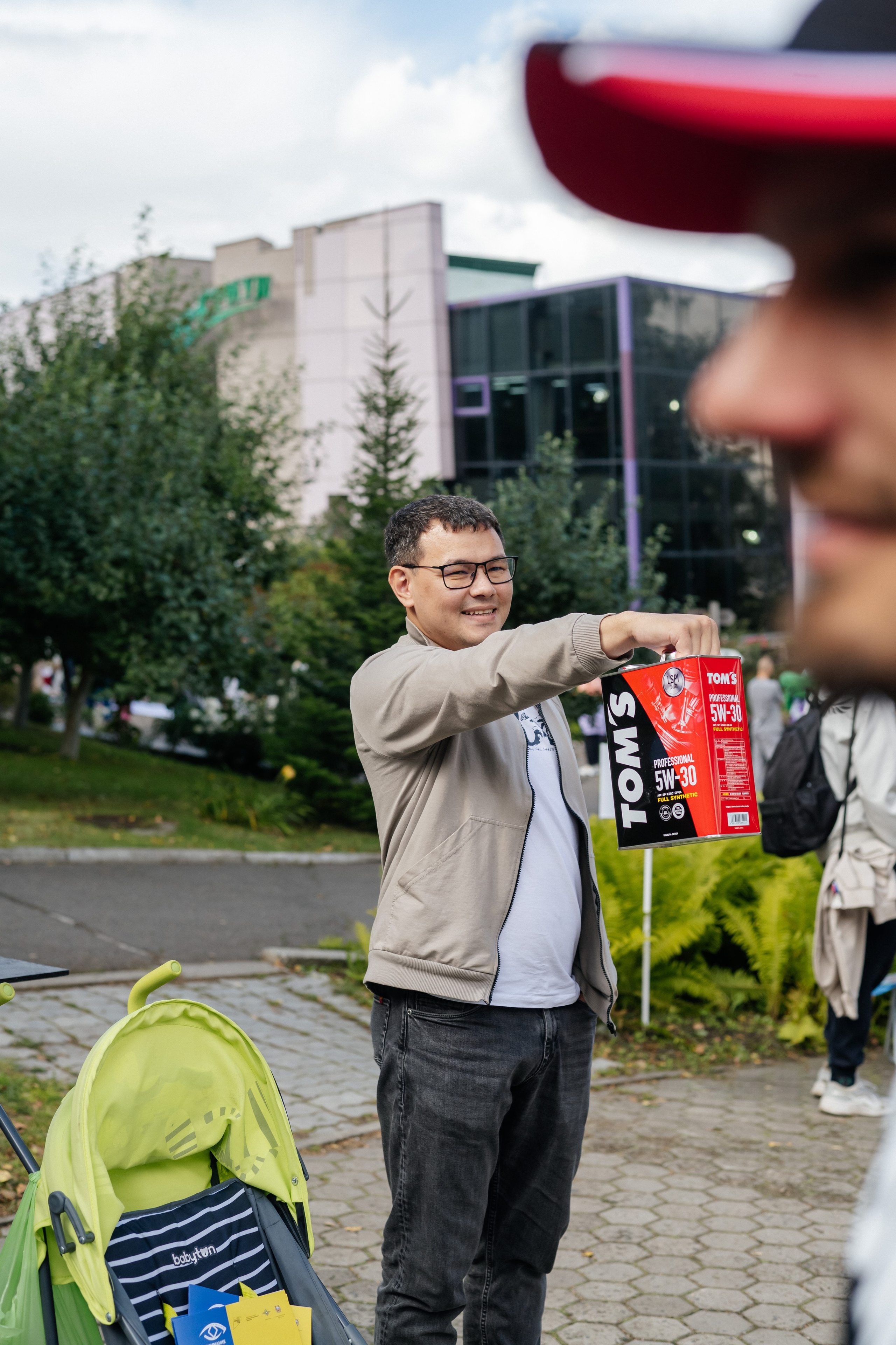 Моторное масло Tom's. Фотограф в Красноярске