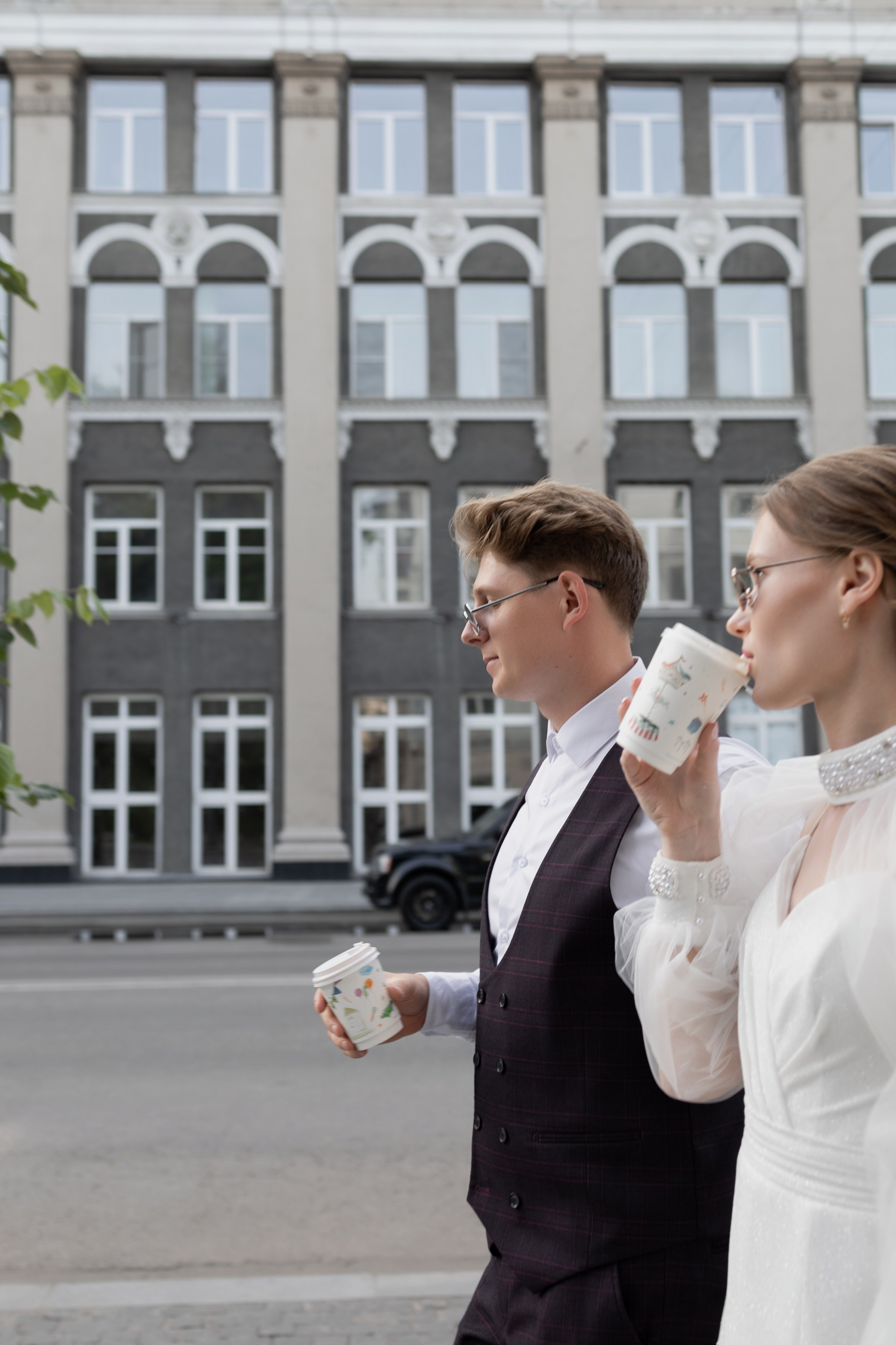 Владислав и Юлия Вечерняя прогулка по городу. Свадебный Фотограф в Иркутске Екатерина Елисеева