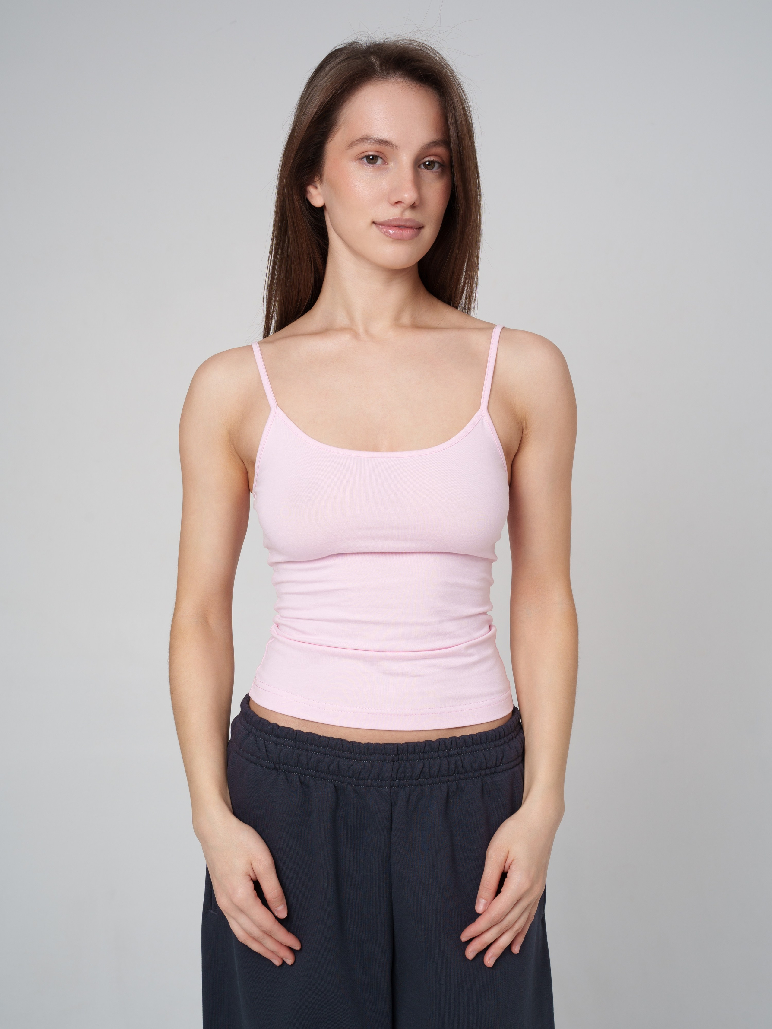 Топы на сером фоне. Иван Упоров — фотограф, рилсмейкер чебоксары