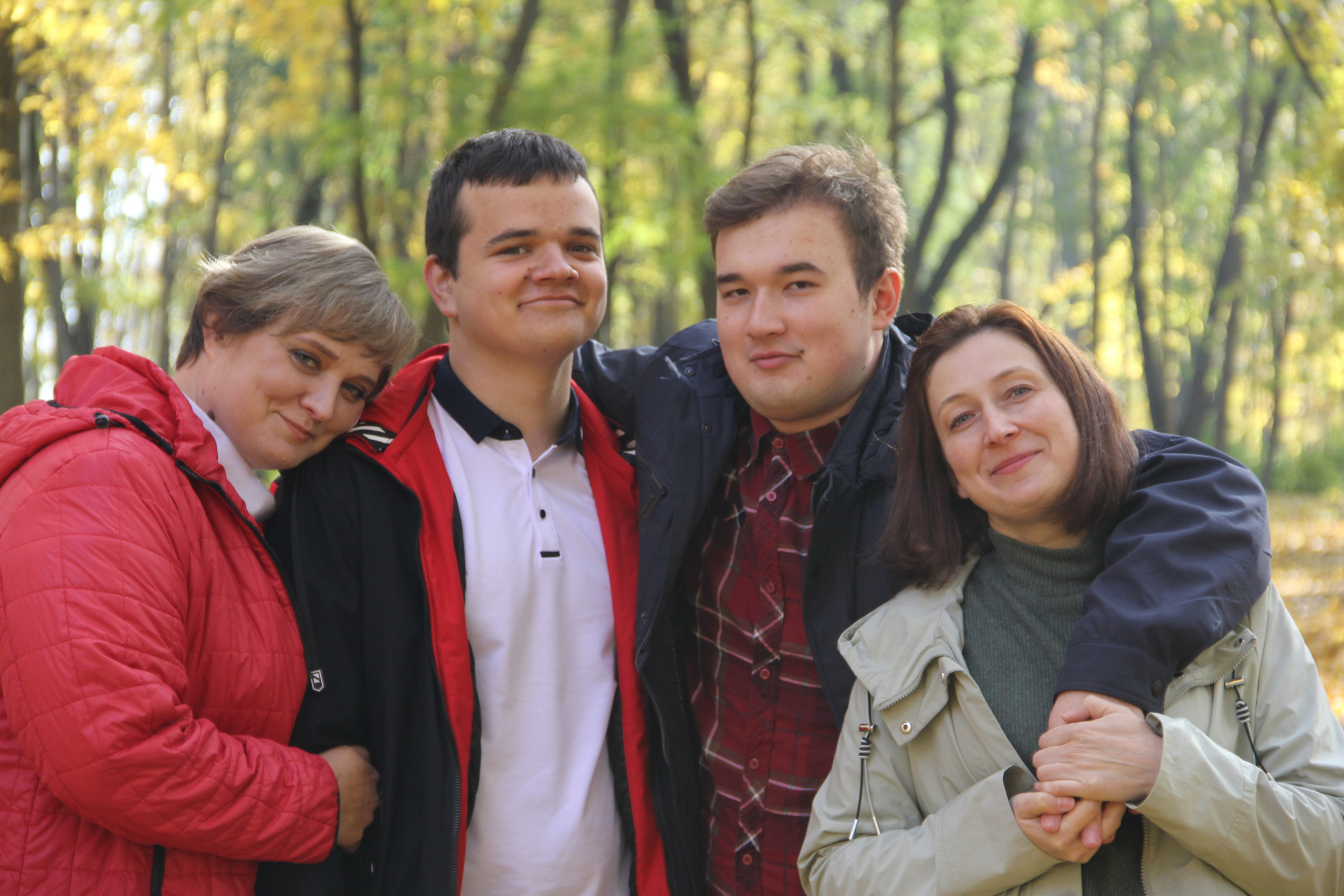 Мамочки+сыновья, осенняя прогулка. Фотограф Алёна Толмачева. Воронеж
