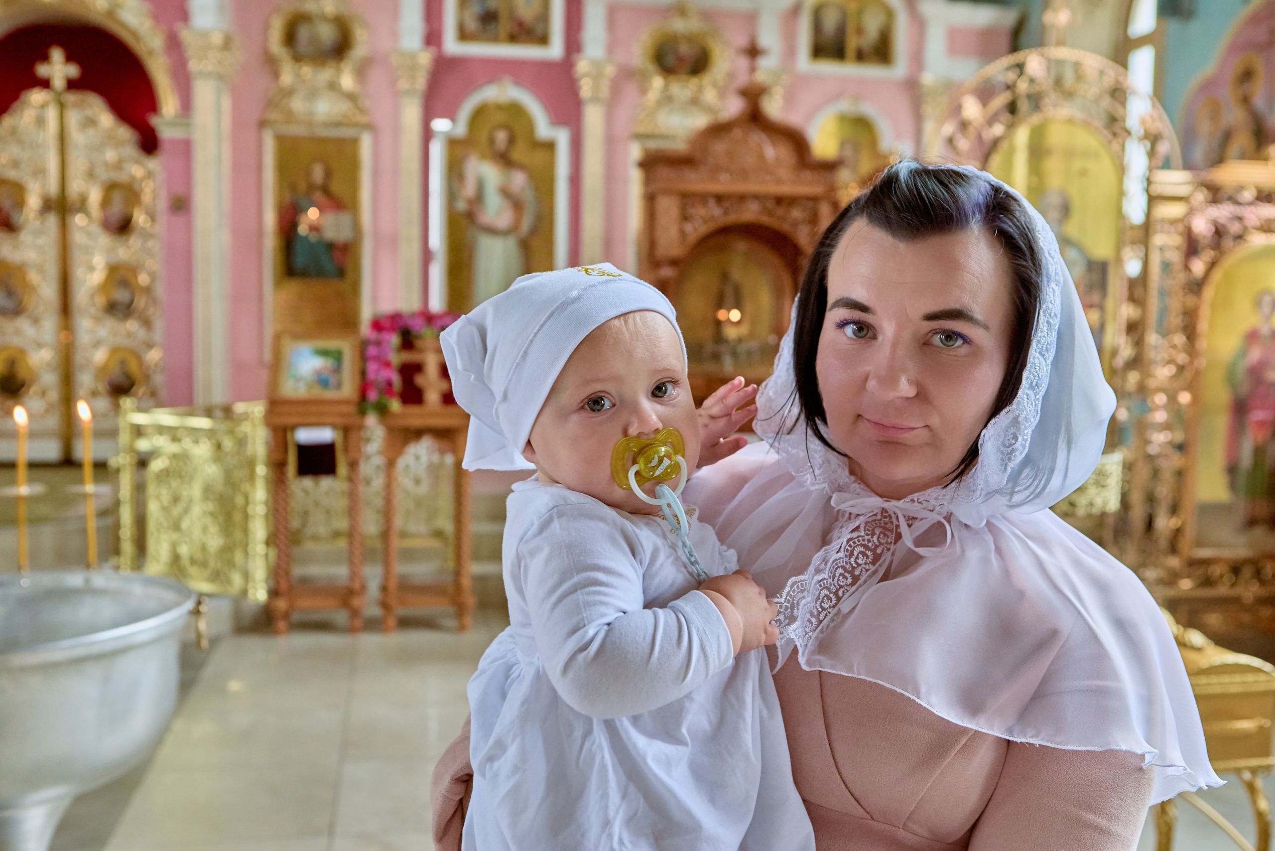 Фотосессия таинство Крещения младенца в Храме преп Серафима Саровского г Дзержинск