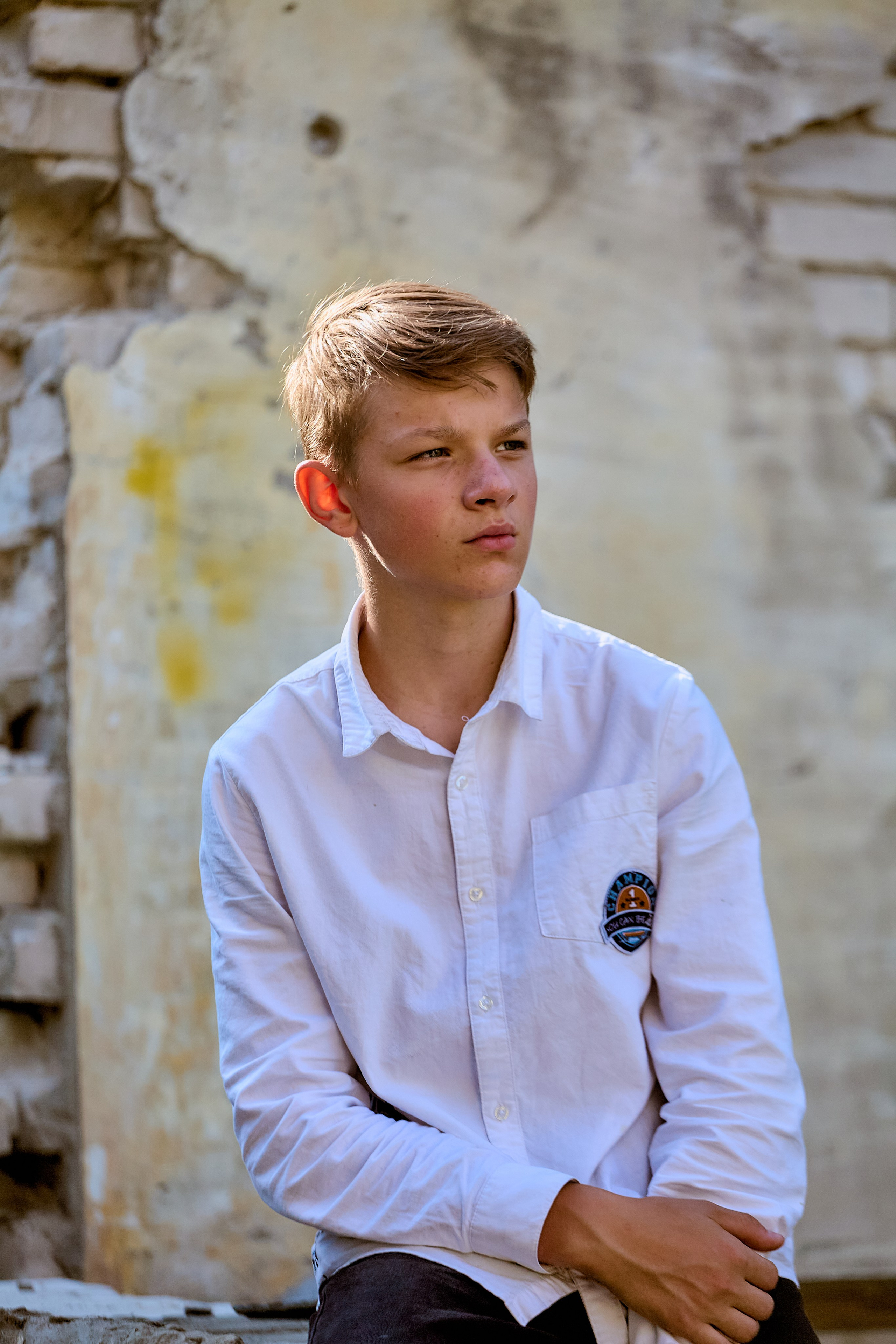 Портрет в заброшенной комнате