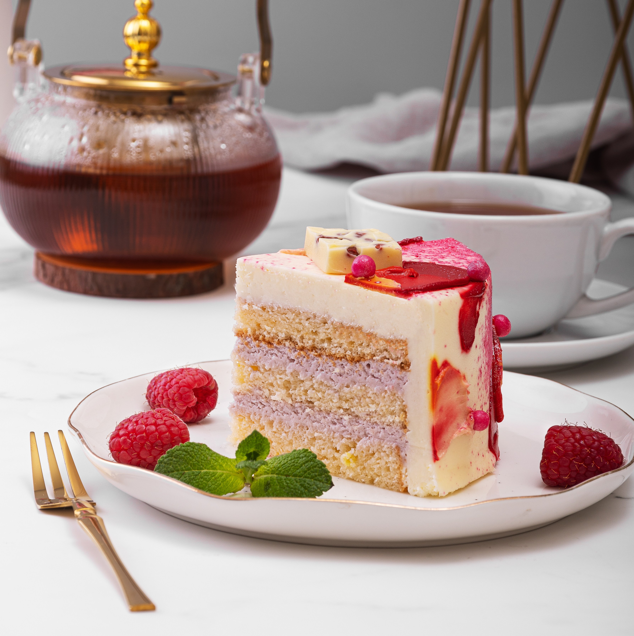 Кусок торта Малиновый йогурт